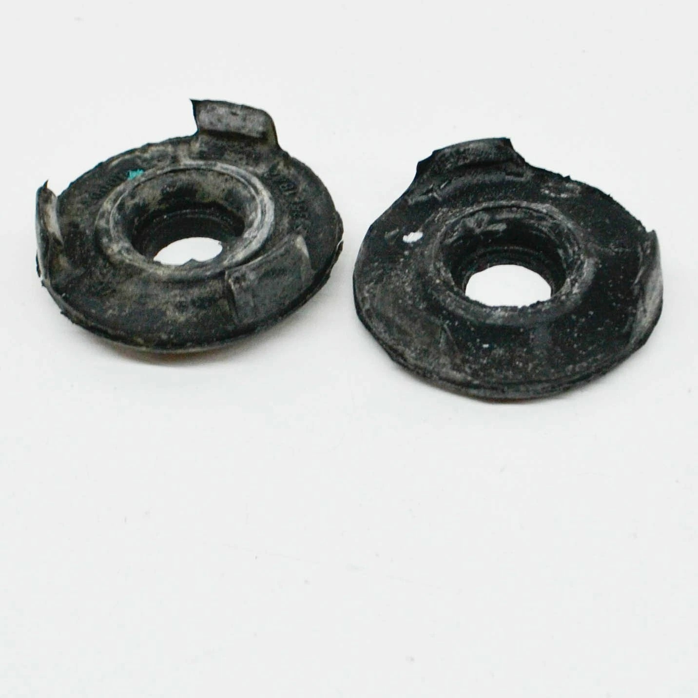 NEW MERCEDES-BENZ SLK R170 REAR DIFFERENTIAL MOUNT KIT FRONT A2023509608