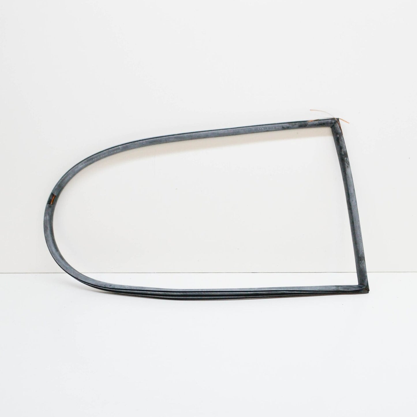 new bmw 3 compact e36 rear left window seal 51728146765 8146765 original