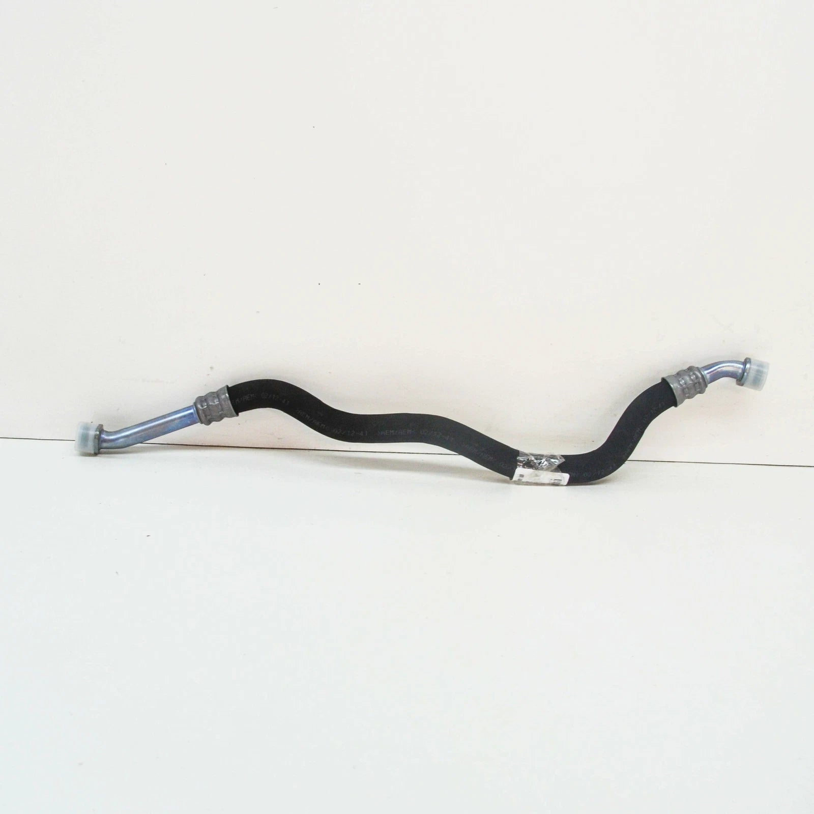 NEW MB C W204 AMG ENGINE AT SEPARATION POINT OIL LINE A2042700127 ORIGINAL