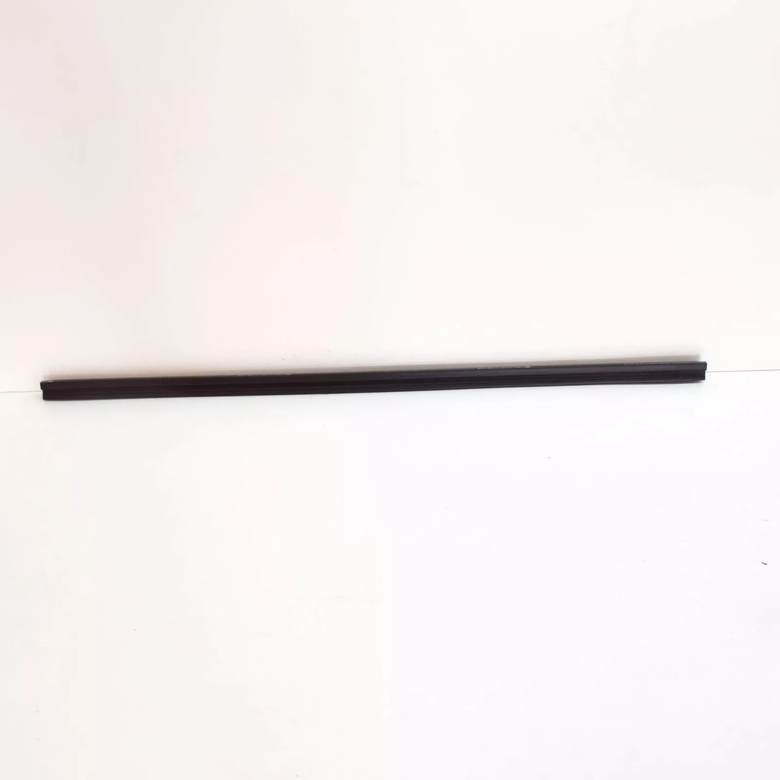 NEW MERCEDES-BENZ E W213 FRONT RADIATOR GRILLE UPPER SEAL A2136280900 ORIGINAL