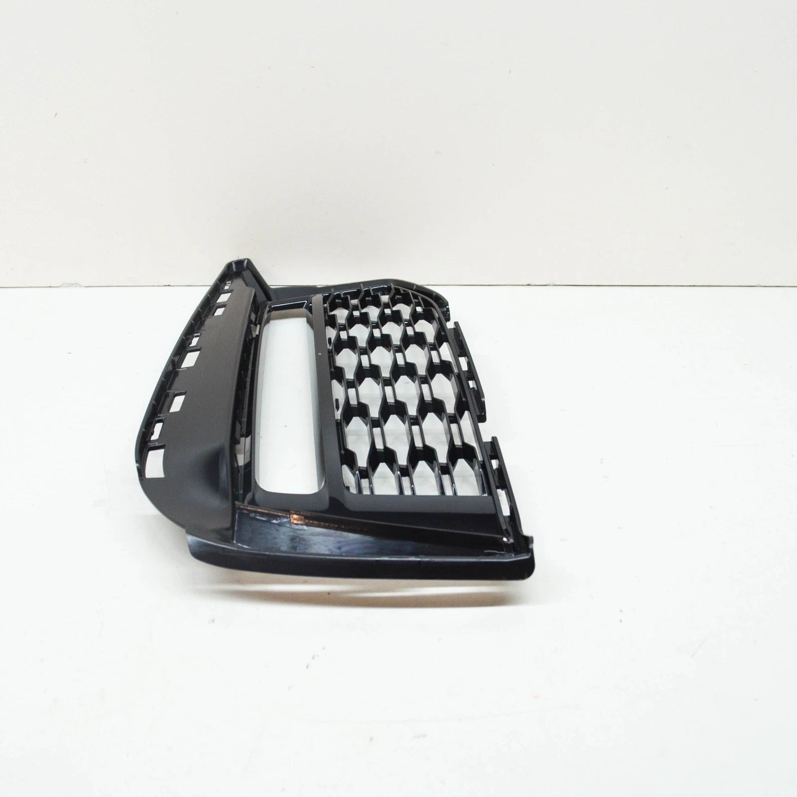 NEW BMW 5 G30 M FRONT BUMPER RIGHT OPEN AIR INTAKE GRILLE 51118064964 ORIGINAL