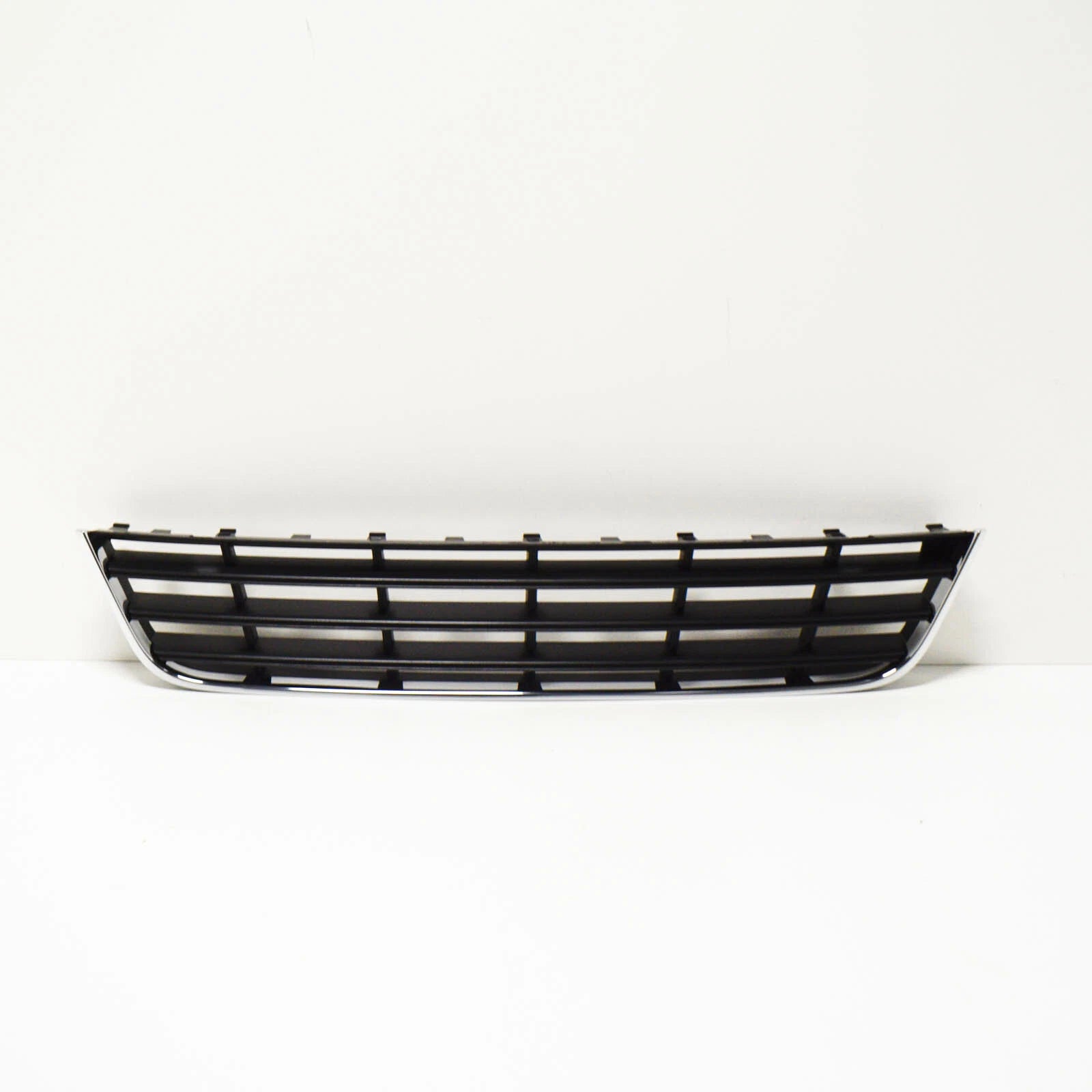 NEW VOLKSWAGEN PASSAT B6 FRONT BUMPER LOWER CENTER GRILLE 3C0853671C9B9