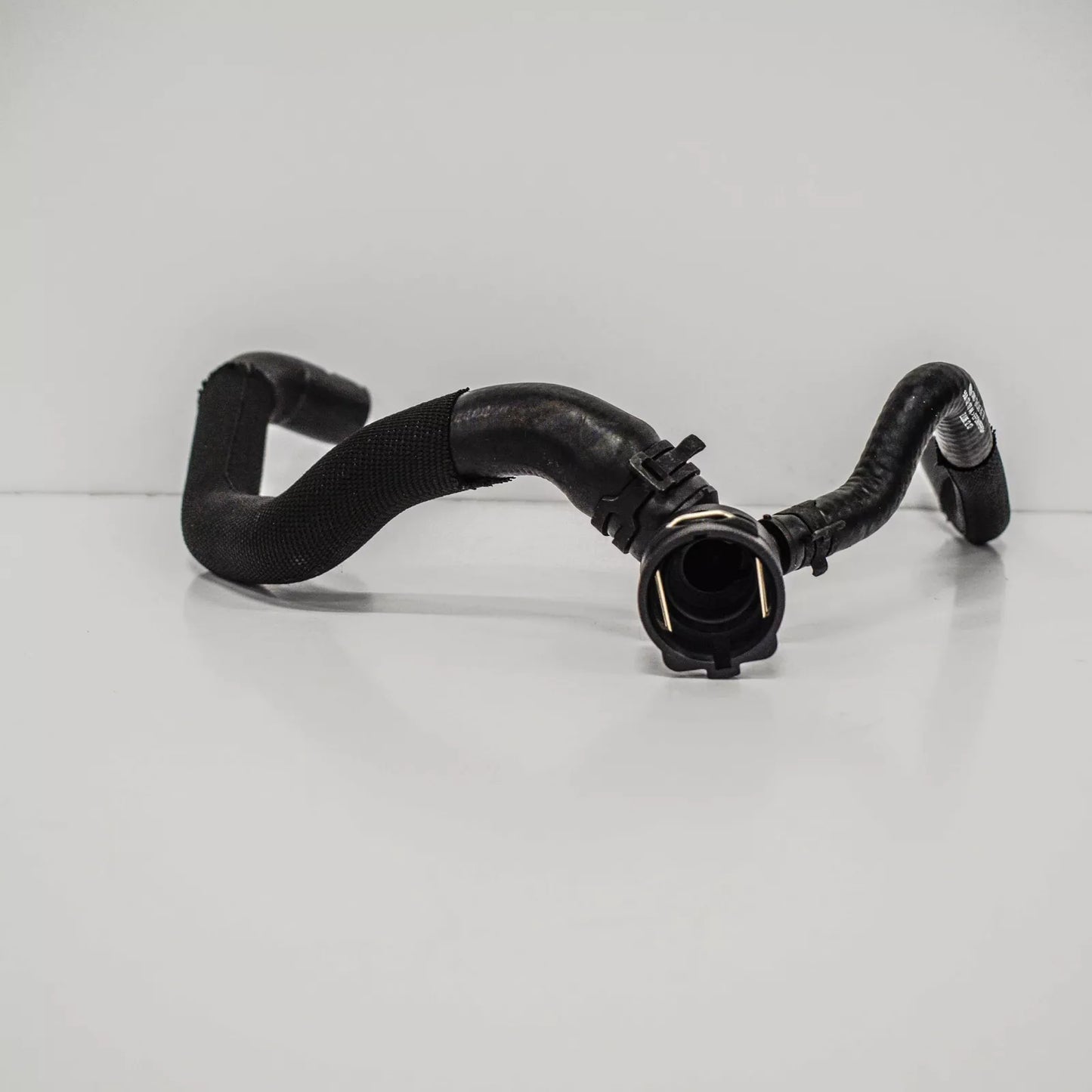 NEW AUDI A3 8V COOLANT PIPE HOSE 5Q0122157AK
