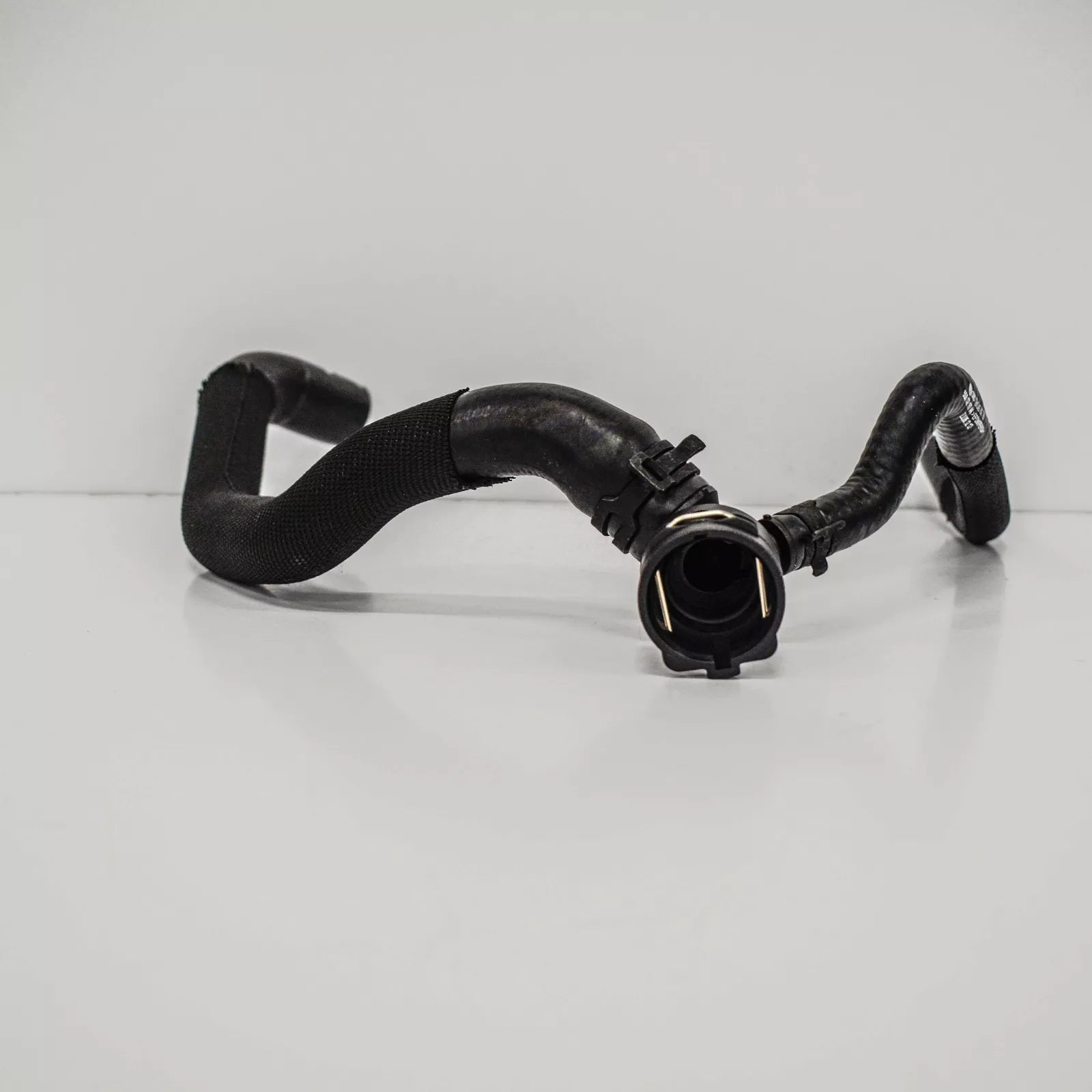 NEW AUDI A3 8V COOLANT PIPE HOSE 5Q0122157AK