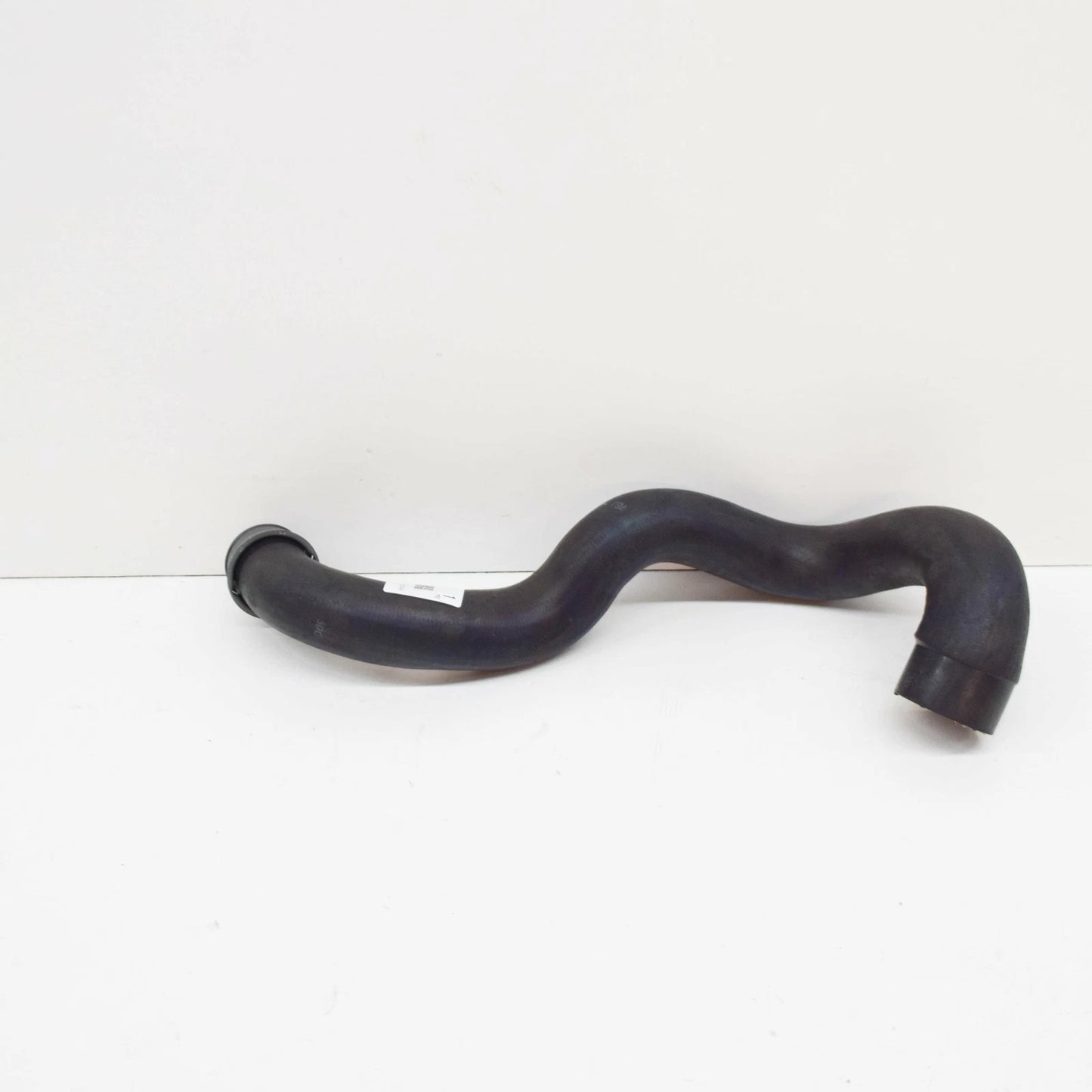 NEW MERCEDES-BENZ E-CLASS W211 LOWER RADIATOR HOSE A2115010482