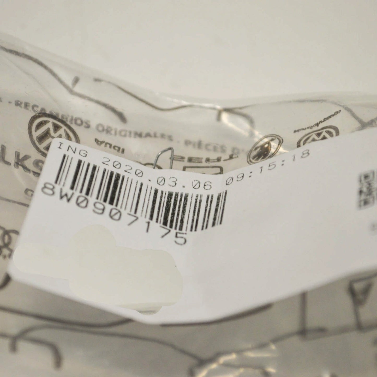 NEW AUDI A4 B9 BLIND SPOT DETECTION SENSOR BRACKET 8W0907175 2018 ORIGINAL