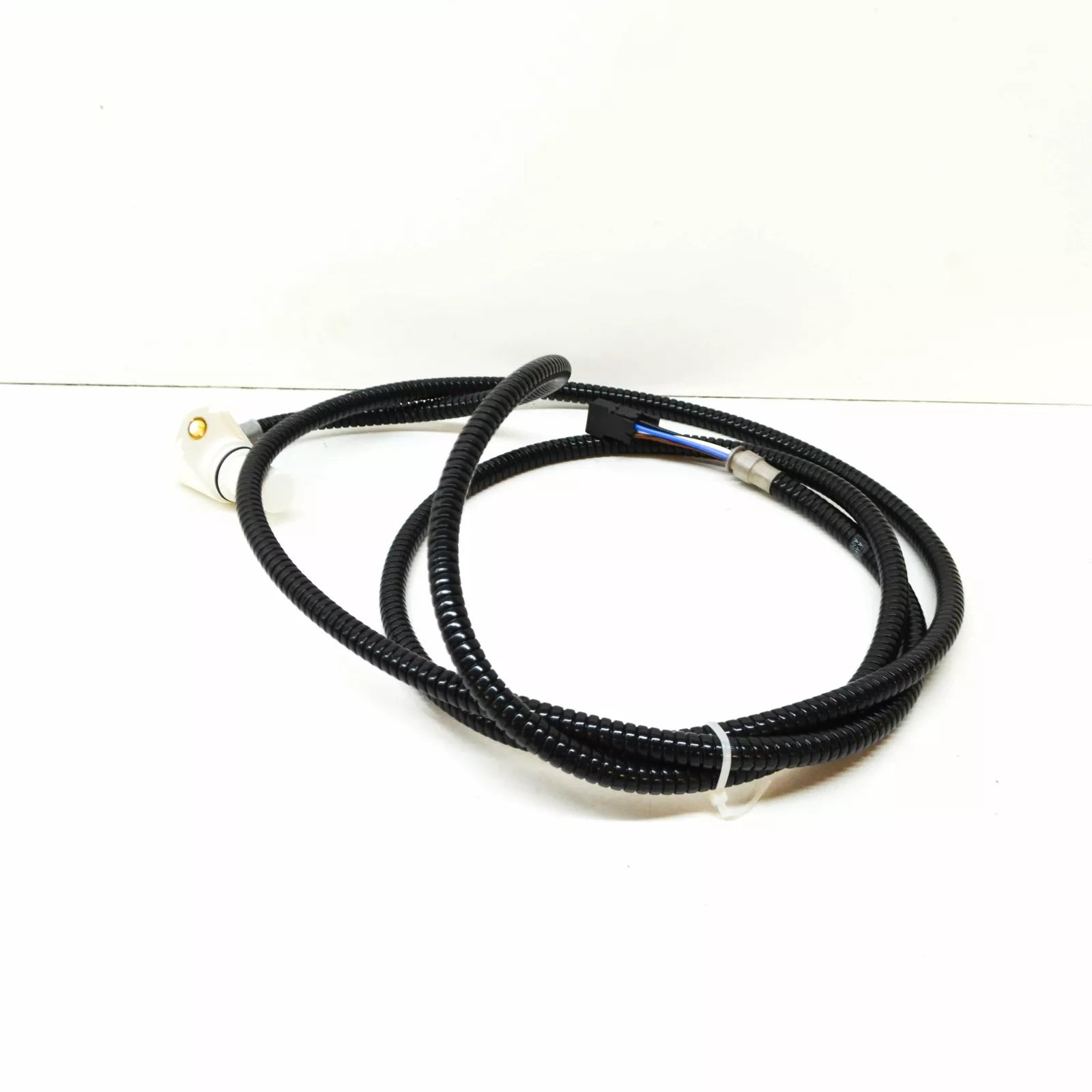 NEW MERCEDES-BENZ G CABRIO W463 GENERATOR PULSE SPEED SENSOR A4635420717 OEM