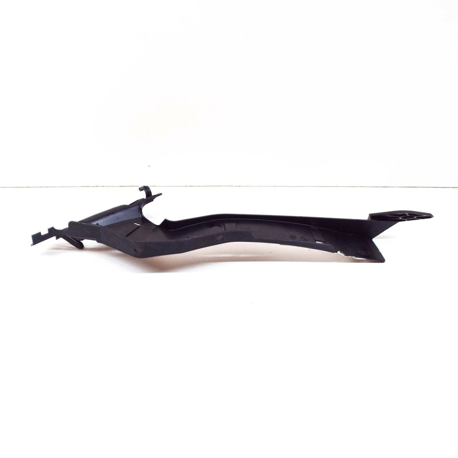 NEW MB C W205 FRONT RIGHT SUSPENSION STRUT TOWER CABLE DUCT A2055467580 ORIGINAL