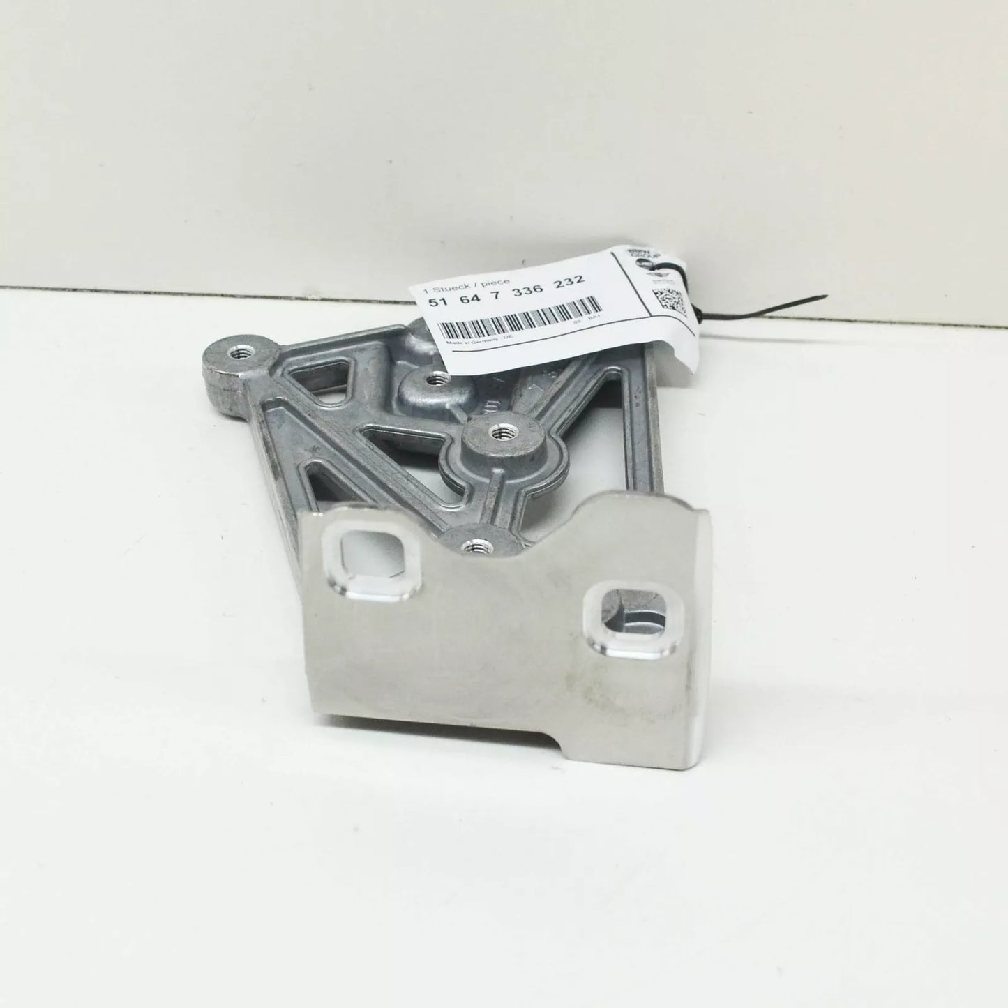 NEW BMW I8 I12 FRONT BRACE RIGHT BRACKET 51647336232 ORIGINAL