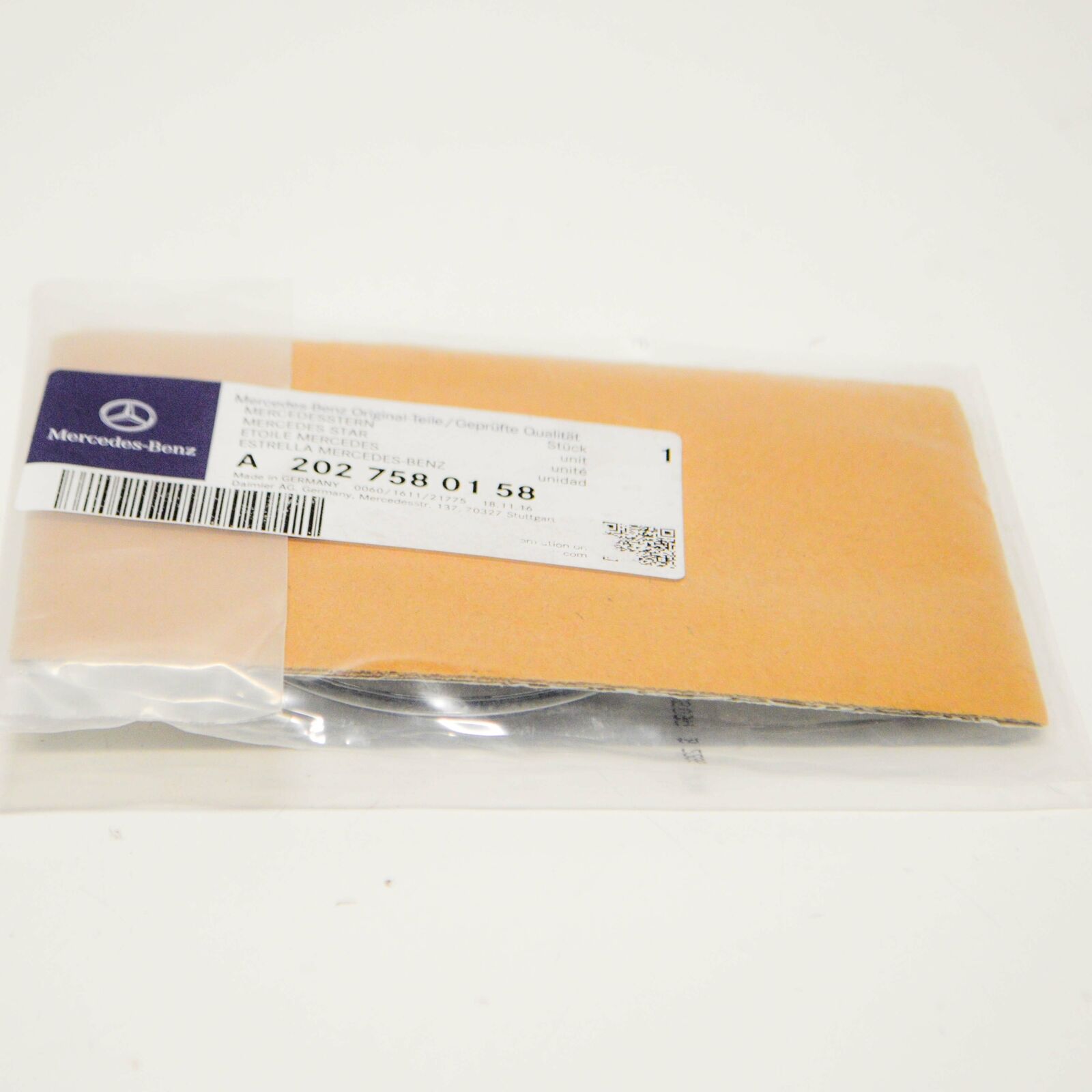 NEW MERCEDES BENZ C W202 REAR TAILGATE BOOT LID EMBLEM STAR A2027580158 ORIGINAL