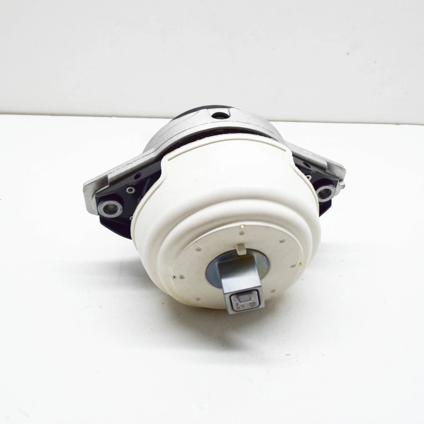 NEW MERCEDES-BENZ M W166 FRONT LEFT SIDE ENGINE MOUNT A1662407717 ORIGINAL