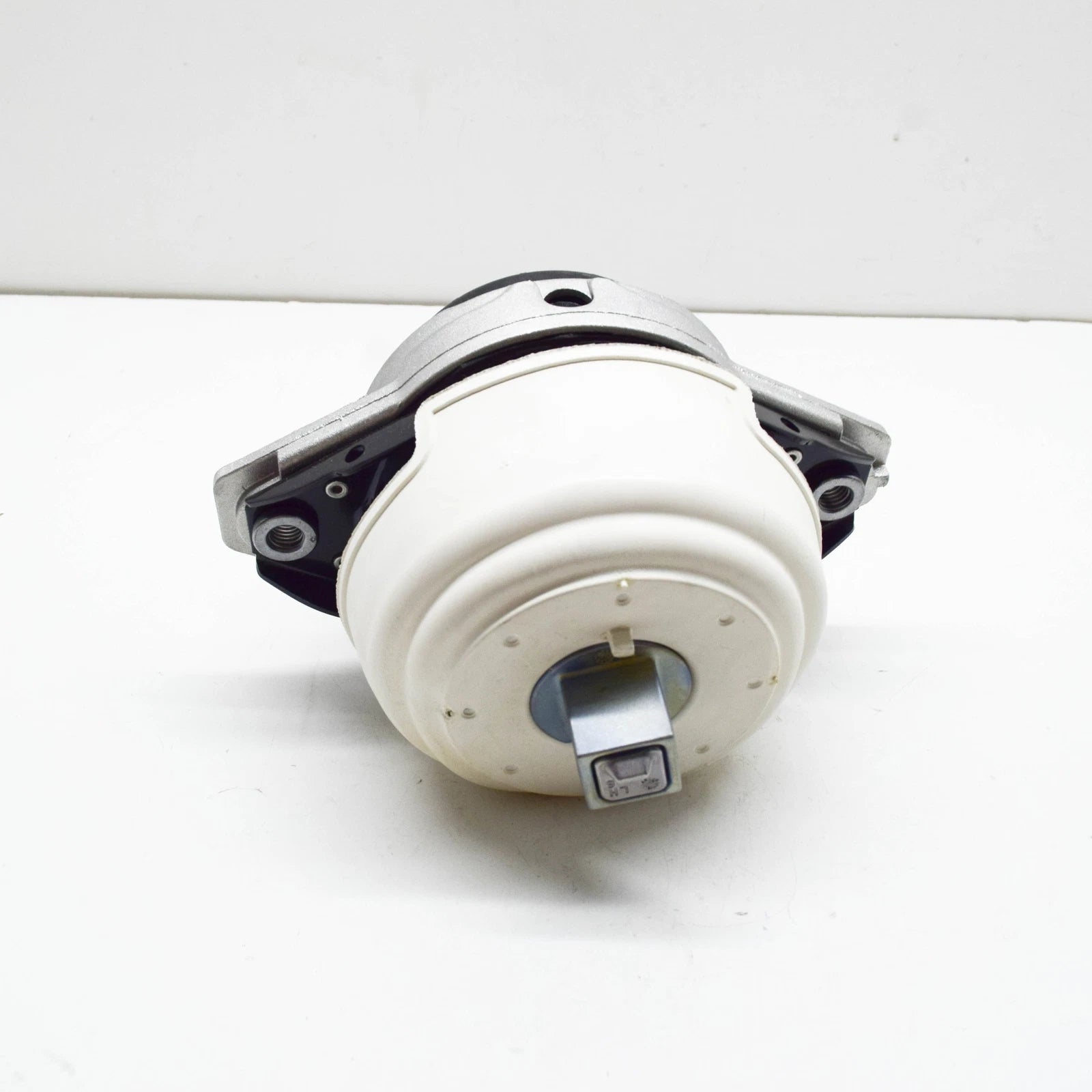 NEW MERCEDES-BENZ M W166 FRONT LEFT SIDE ENGINE MOUNT A1662407717 ORIGINAL