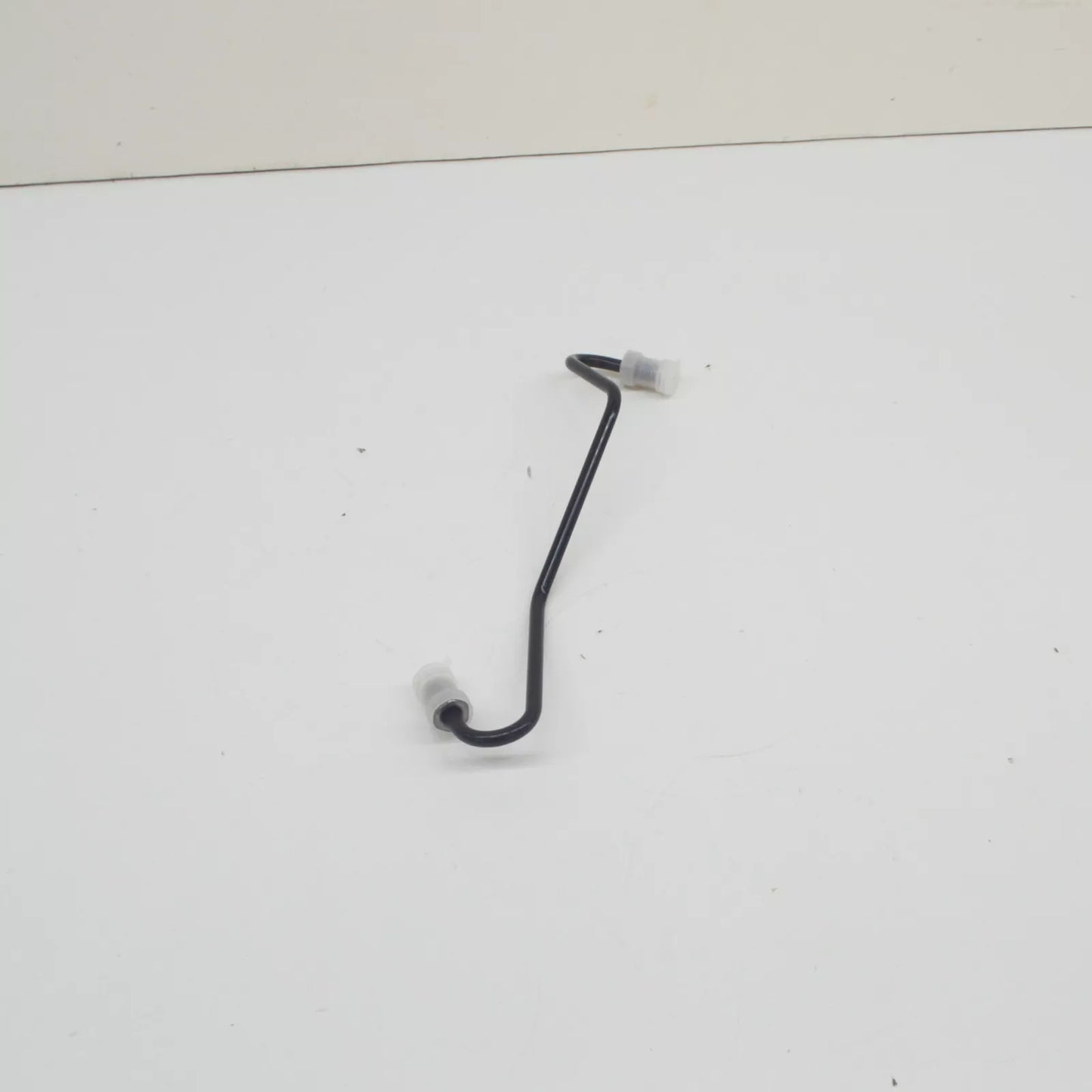 NEW AUDI A8 D3 FRONT RIGHT PISTON HOUSING BRAKE PIPE 4E0611722H ORIGINAL