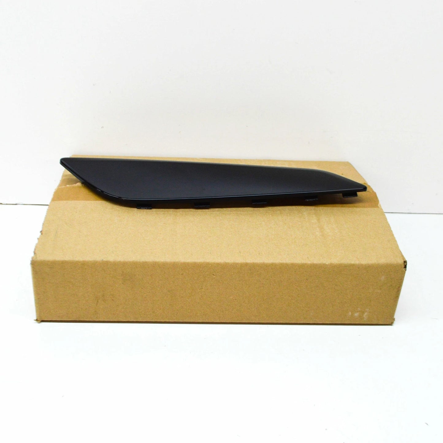 NEW BMW 5 G30 FRONT RIGHT SIDEWALL AIR DUCT TRIM 51747439014 ORIGINAL