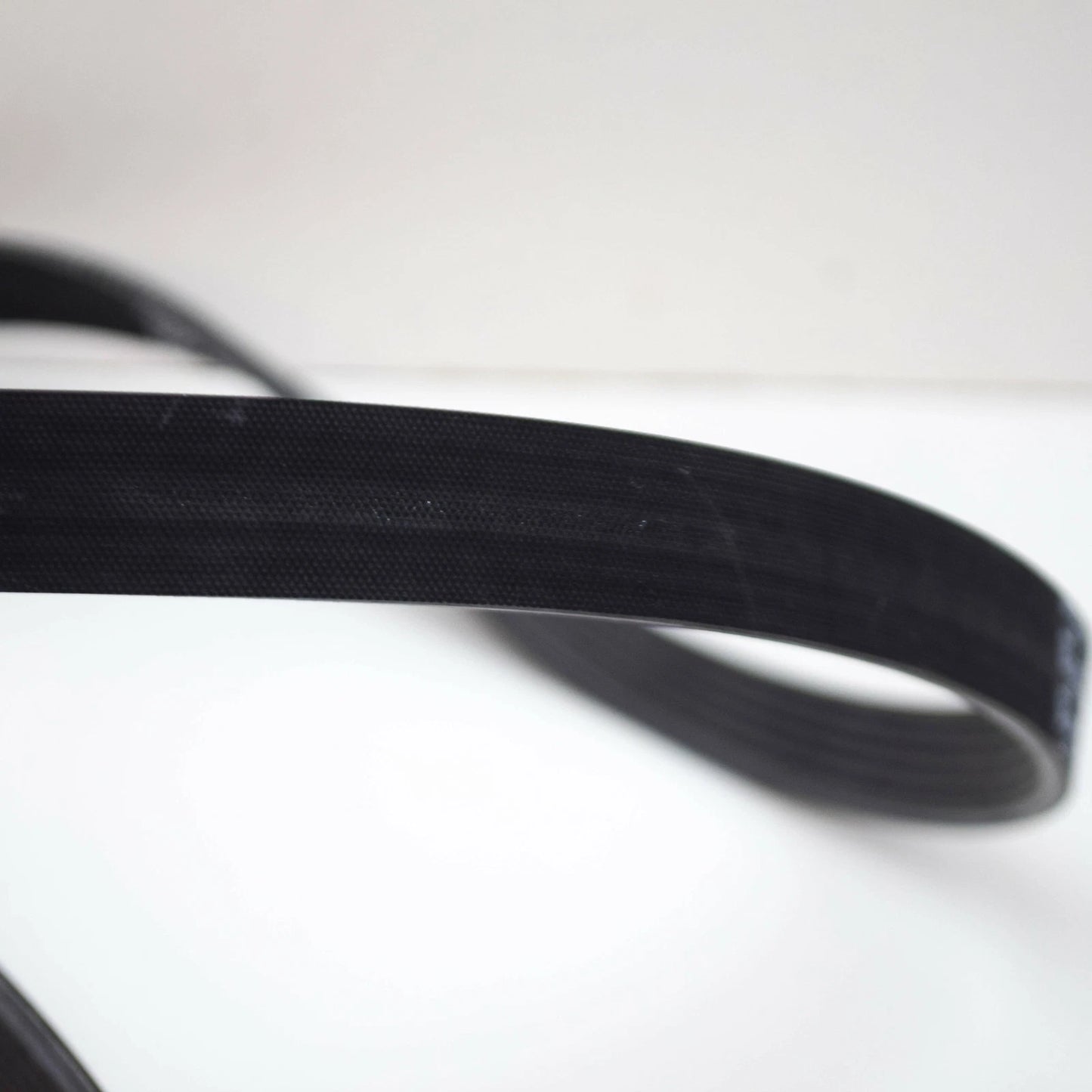 NEW VOLKSWAGEN TRANSPORTER T6 POLY RIBBED V-BELT 03L903137H ORIGINAL