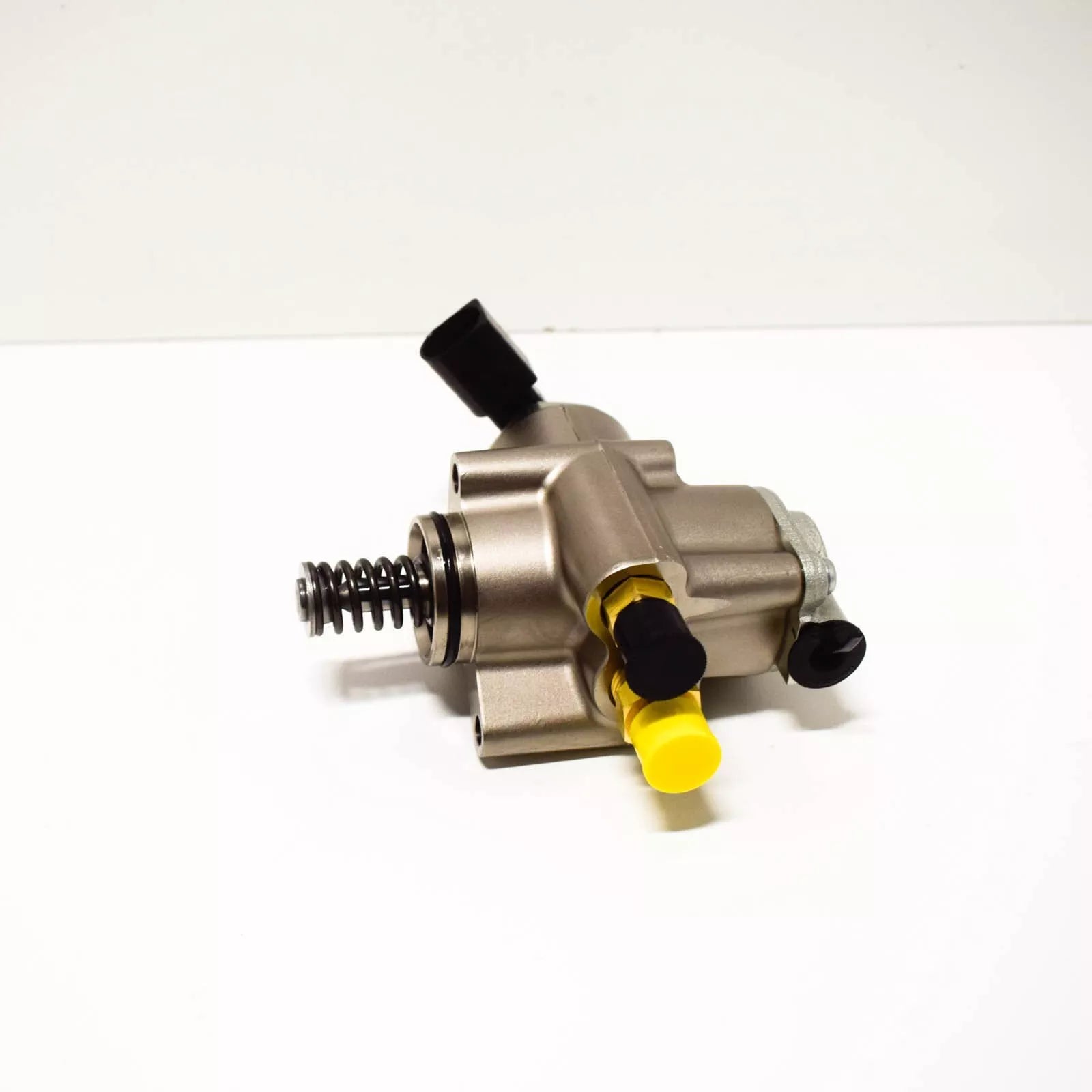 NEW AUDI A6 S6 C6 HIGH PRESSURE FUEL PUMP 07L127026AD ORIGINAL