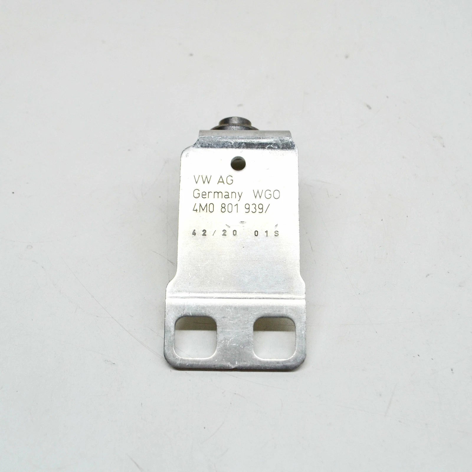 NEW AUDI Q7 4M LEFT SIDE RADIATOR HOLDER BRACKET 4M0801939 ORIGINAL