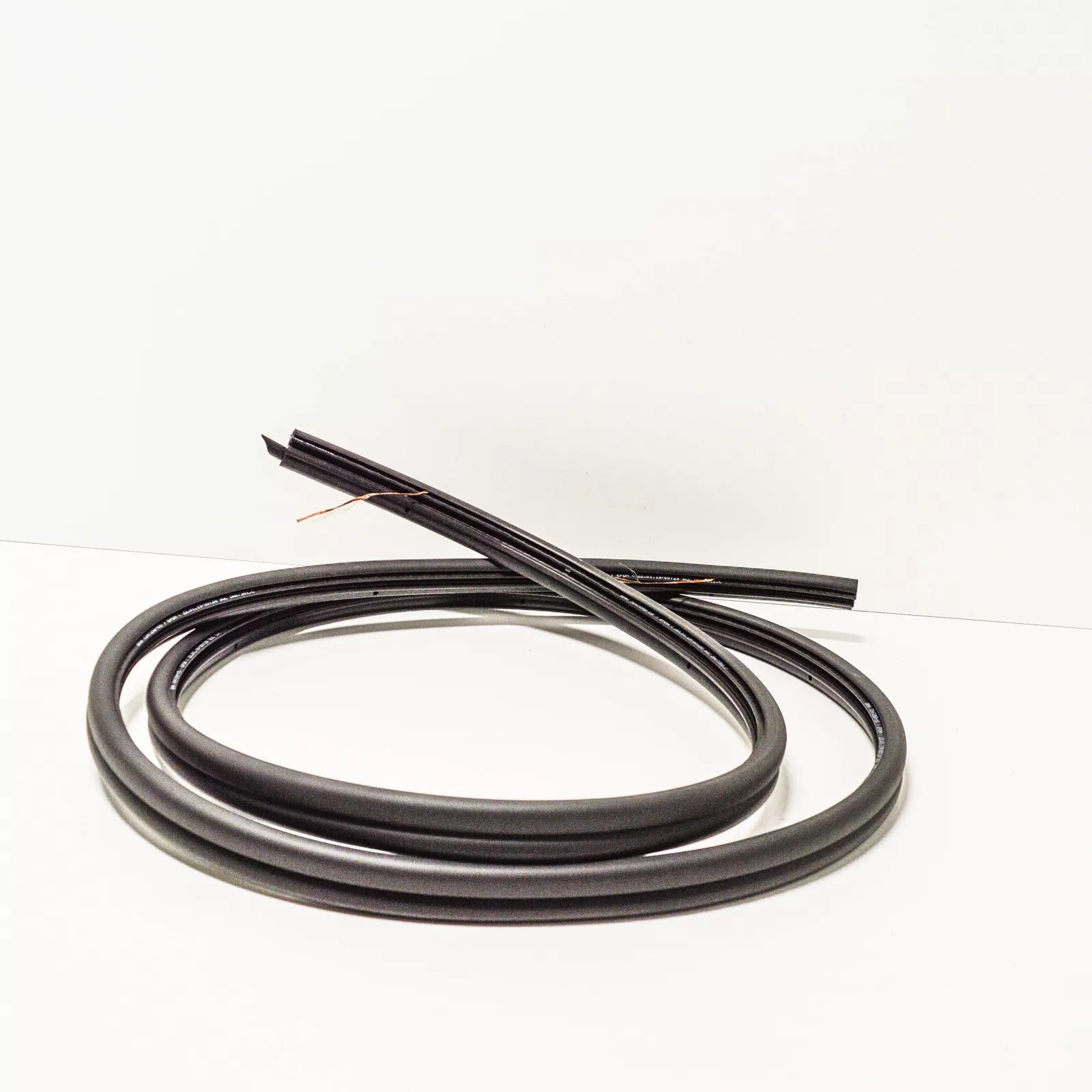 NEW BMW 3 E90 FRONT DOOR RUBBER SEAL 51727247258 ORIGINAL