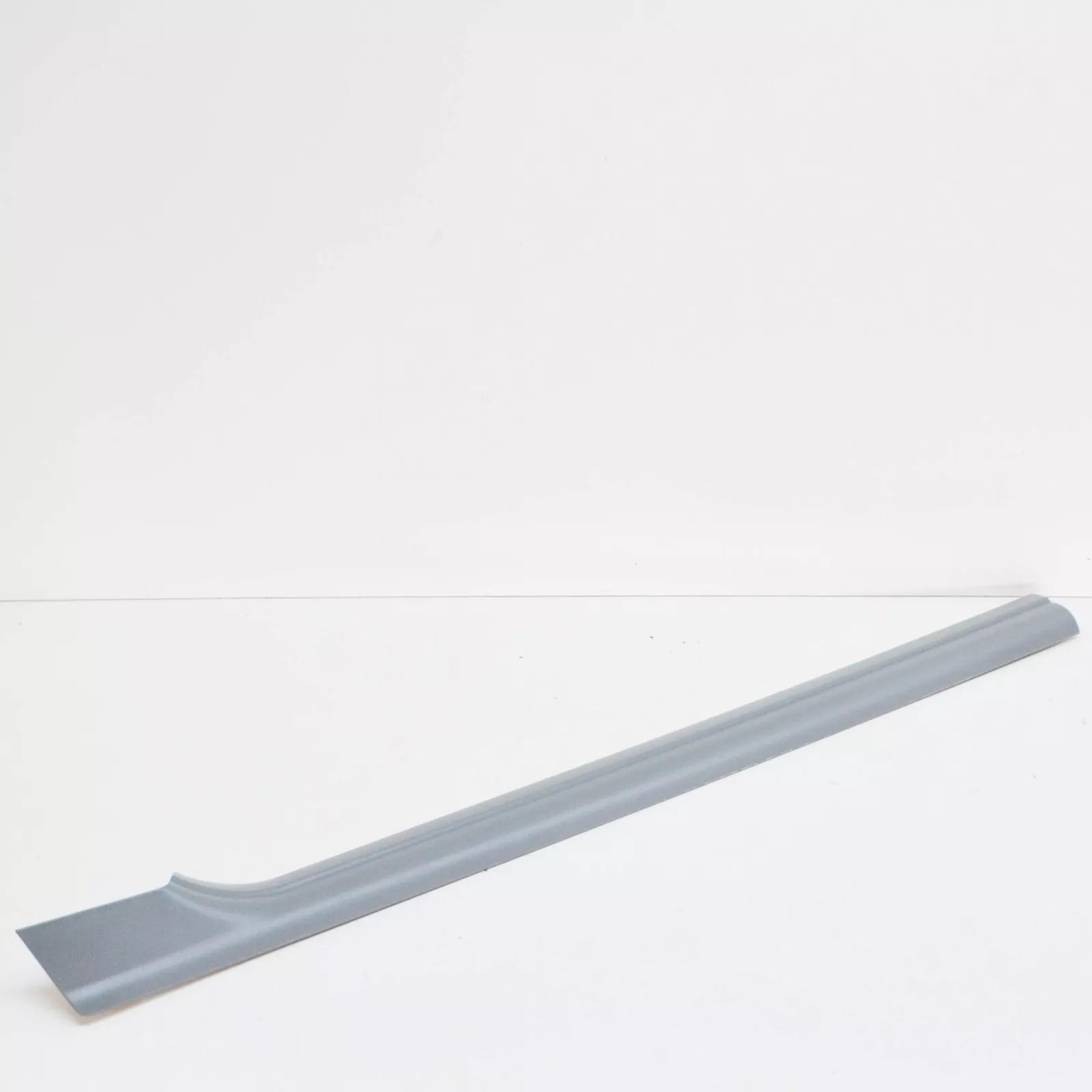 NEW BMW 3 E46 FRONT RIGHT INTERIOR DOOR SILL TRIM 51478239963 8239963 ORIGINAL