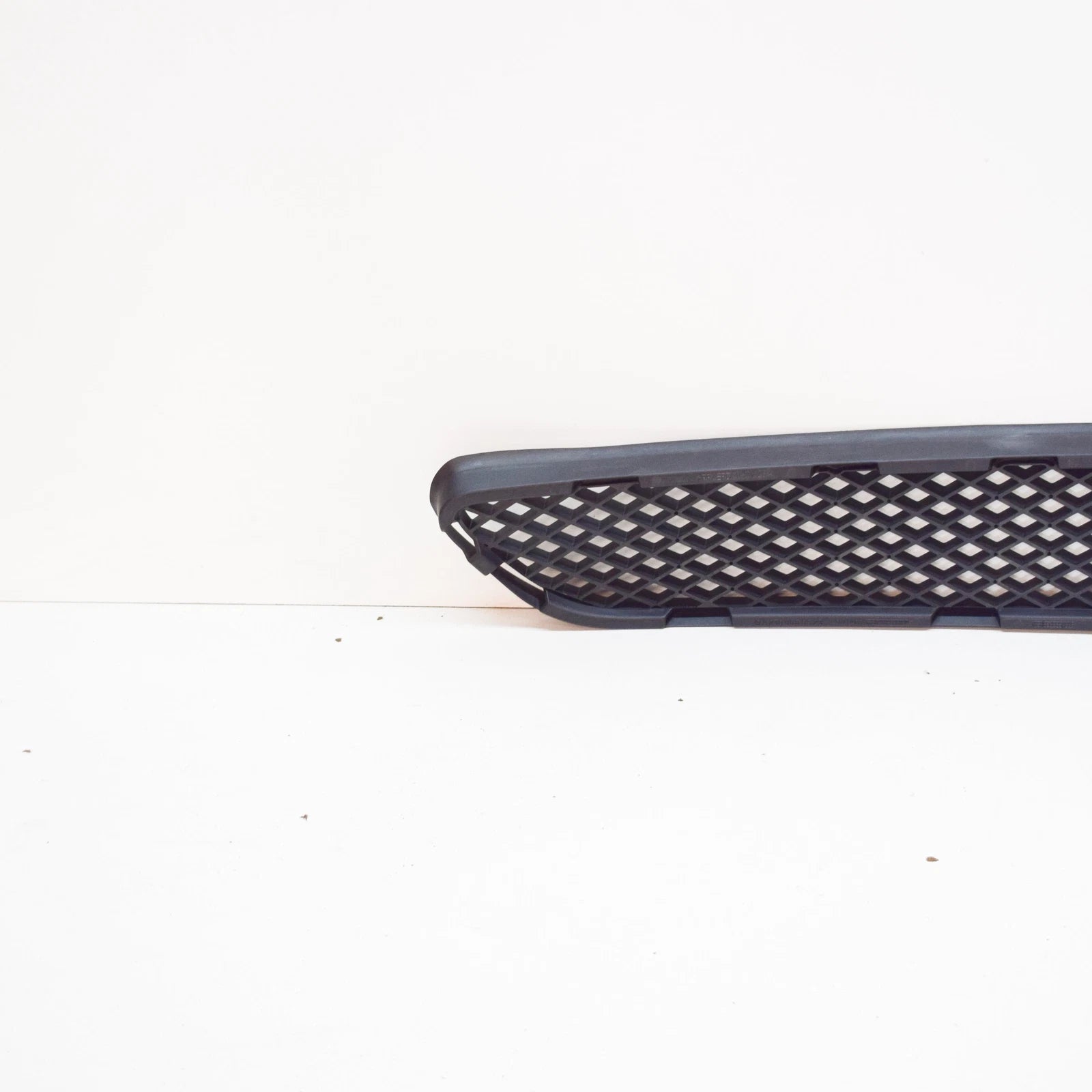 NEW MERCEDES-BENZ SL R230 FRONT BUMPER CENTER GRILLE COVER A2308850523 ORIGINAL