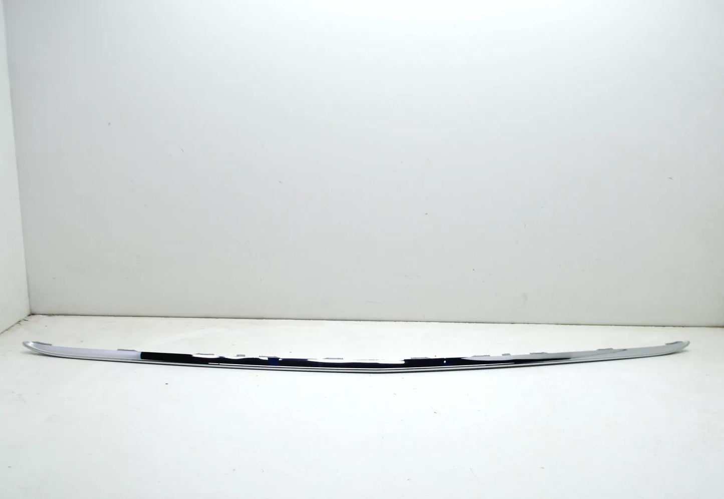 NEW MERCEDES-BENZ CLS C218 FRONT BUMPER CENTER MOLDING A2188851374