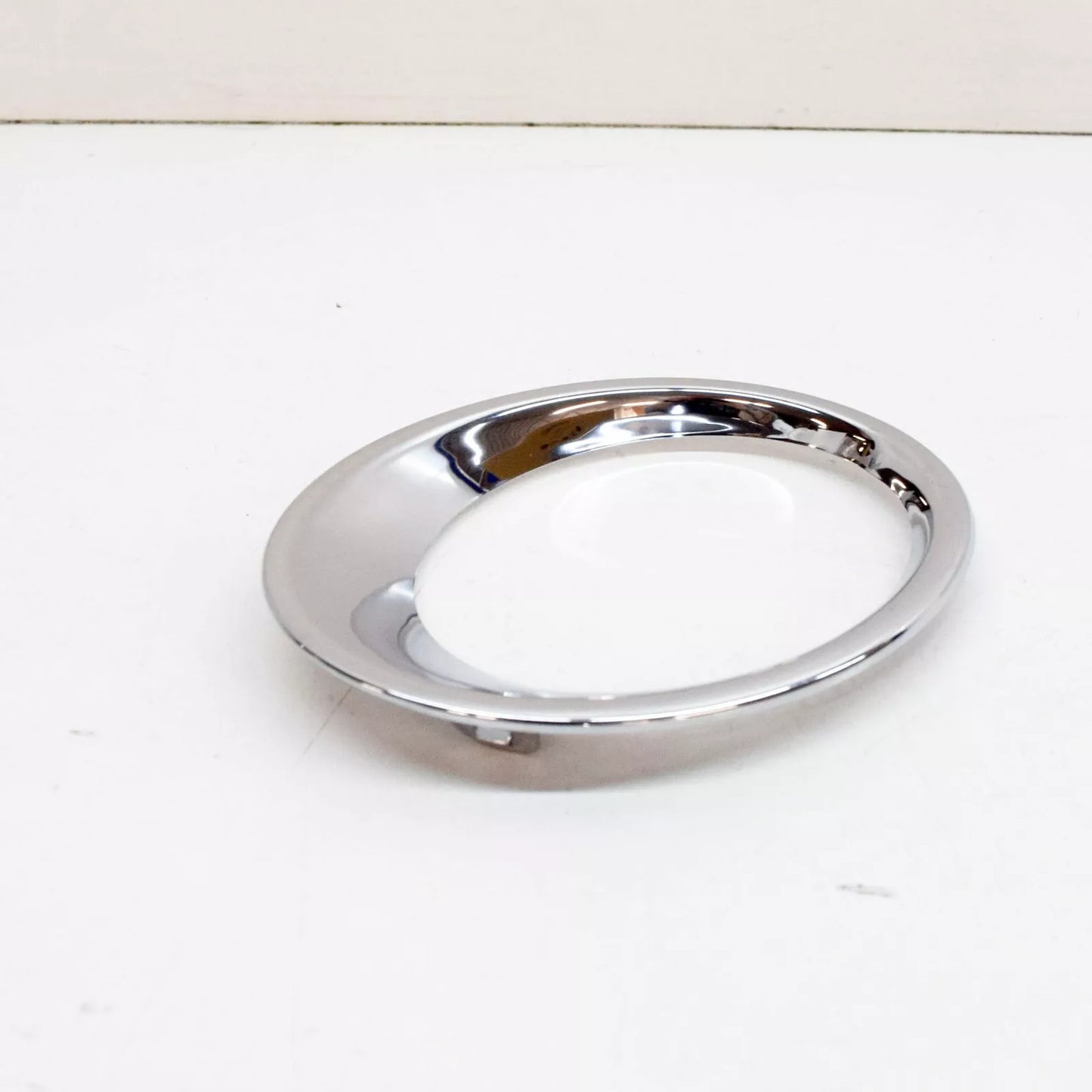 NEW VW UP! FRONT RIGHT FOG LIGHT SURROUND RING TRIM 1S0853400A2ZZ