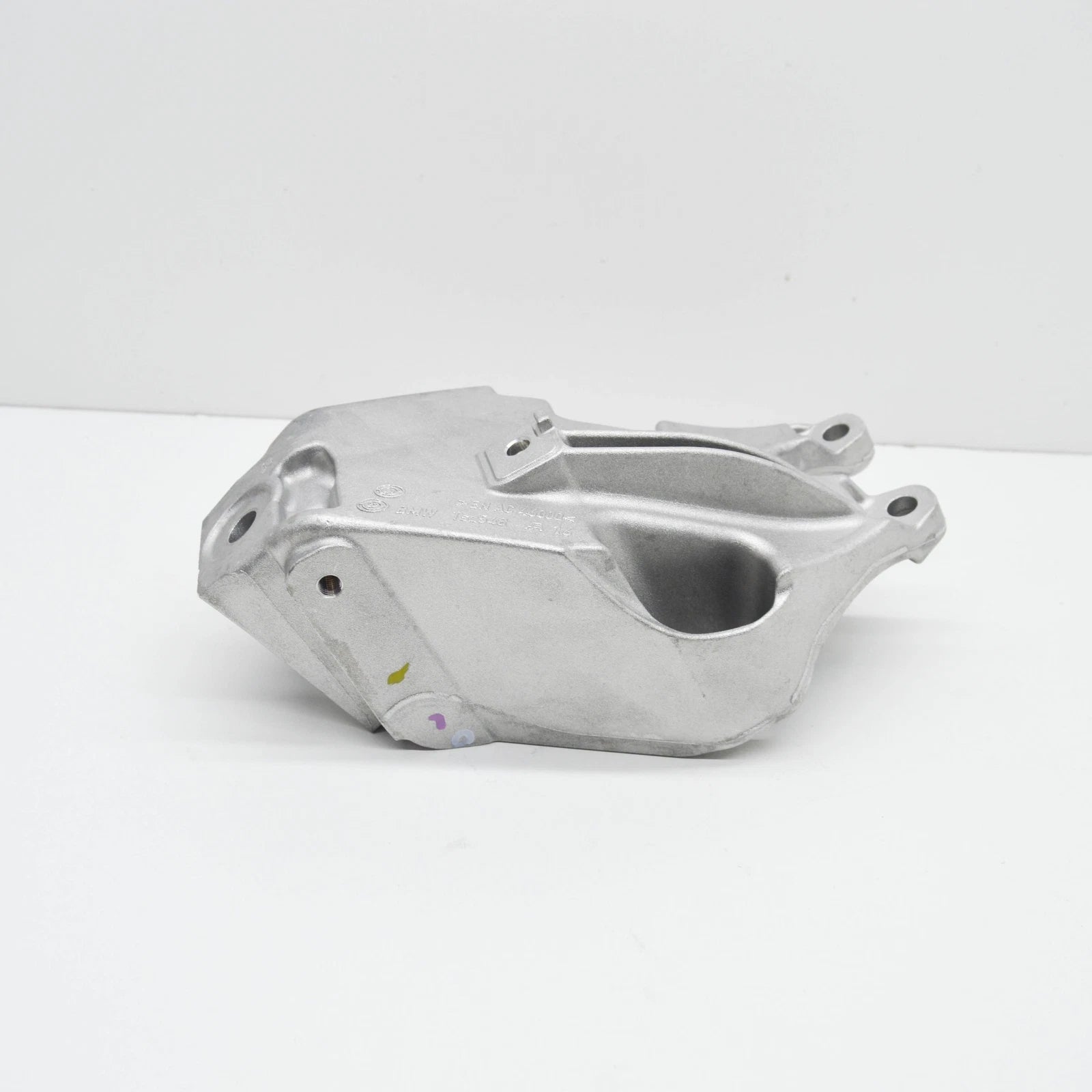 NEW BMW 3 G20 LEFT SIDE ENGINE BRACKET 22116861565 ORIGINAL