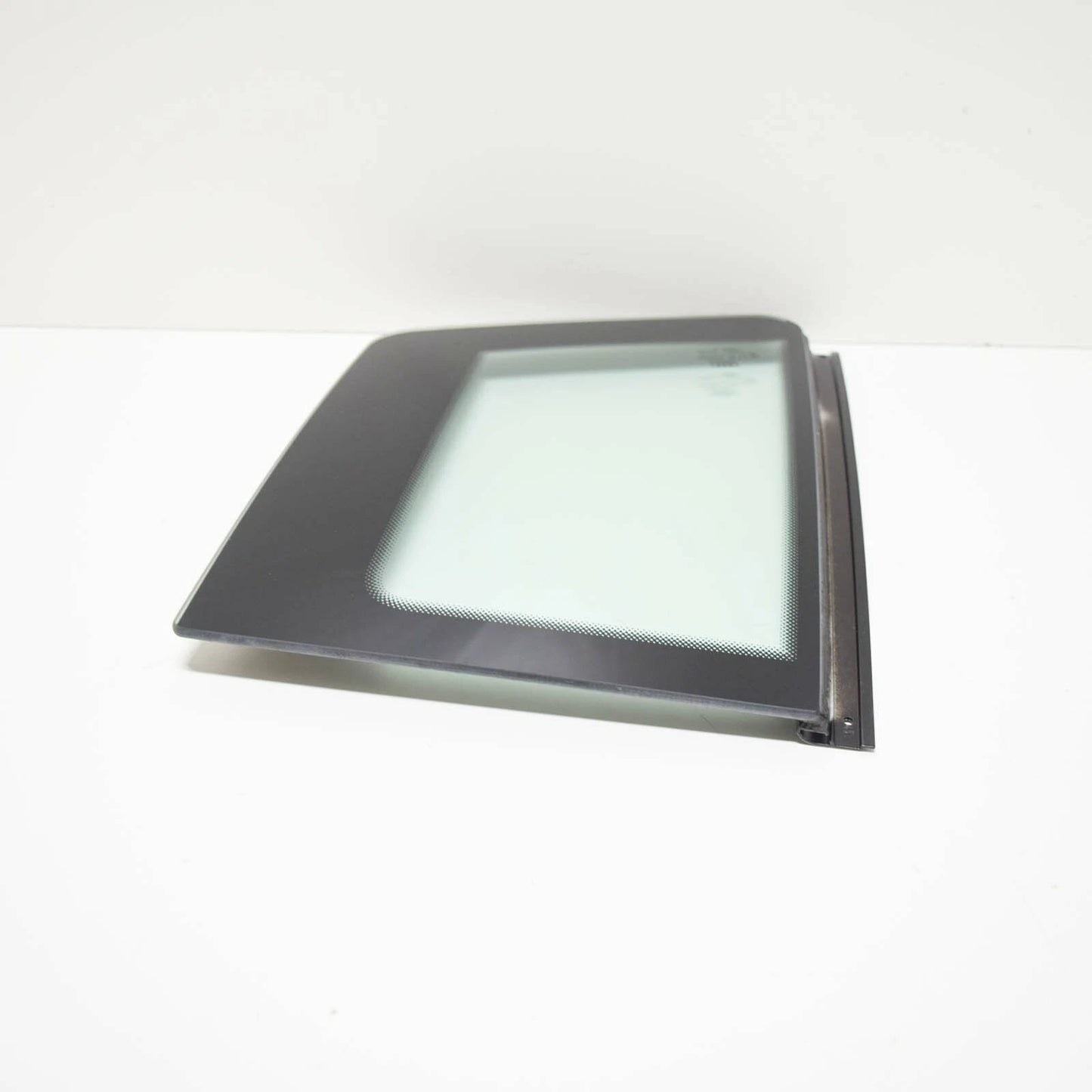 NEW AUDI R8 42 REAR LEFT SIDE WINDOW QUARTER GLASS 420845299NVB ORIGINAL