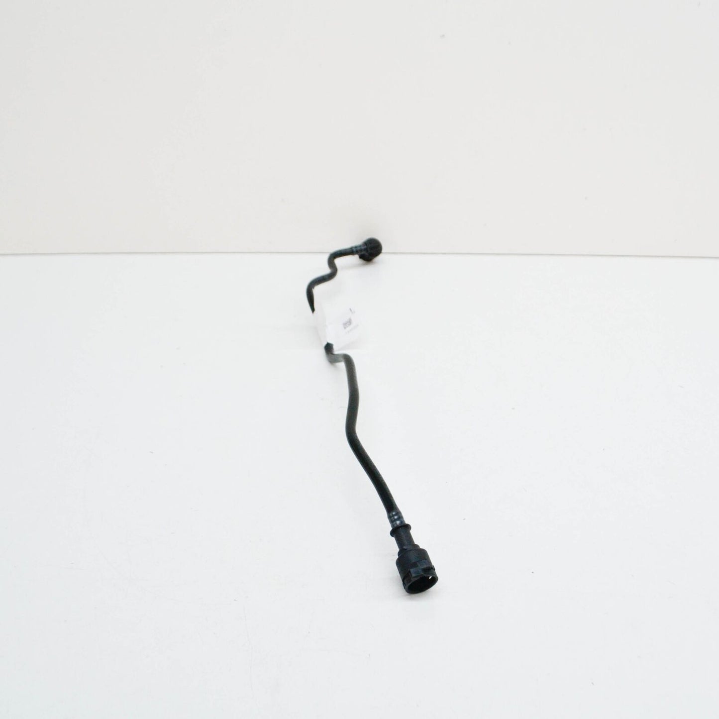 NEW MERCEDES-BENZ BW247 EXPANSION RESERVOIR BLEED LINE A2475011400 ORIGINAL