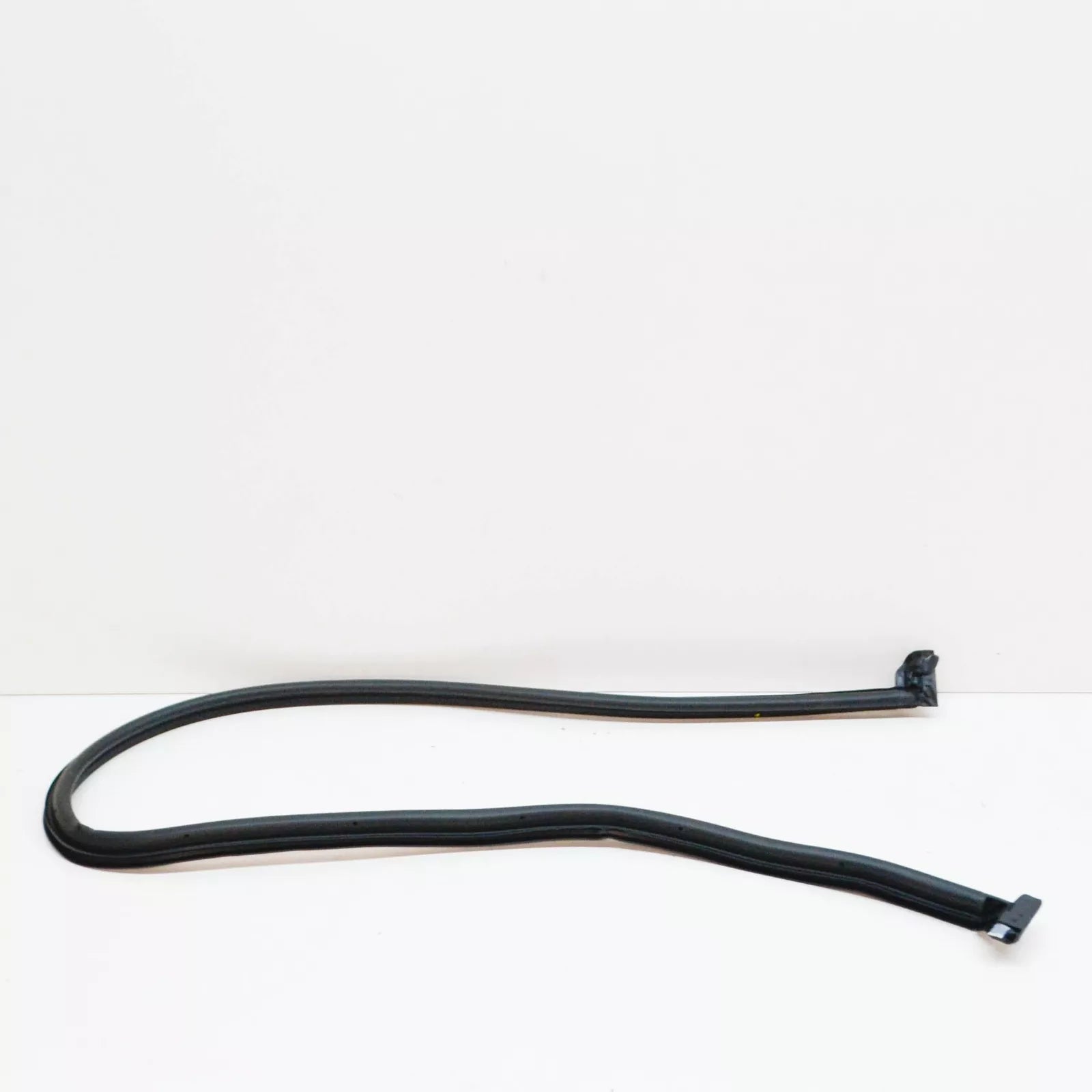 NEW MB SPRINTER W907 REAR LEFT BACK DOOR SEAL STRIP A9077820000