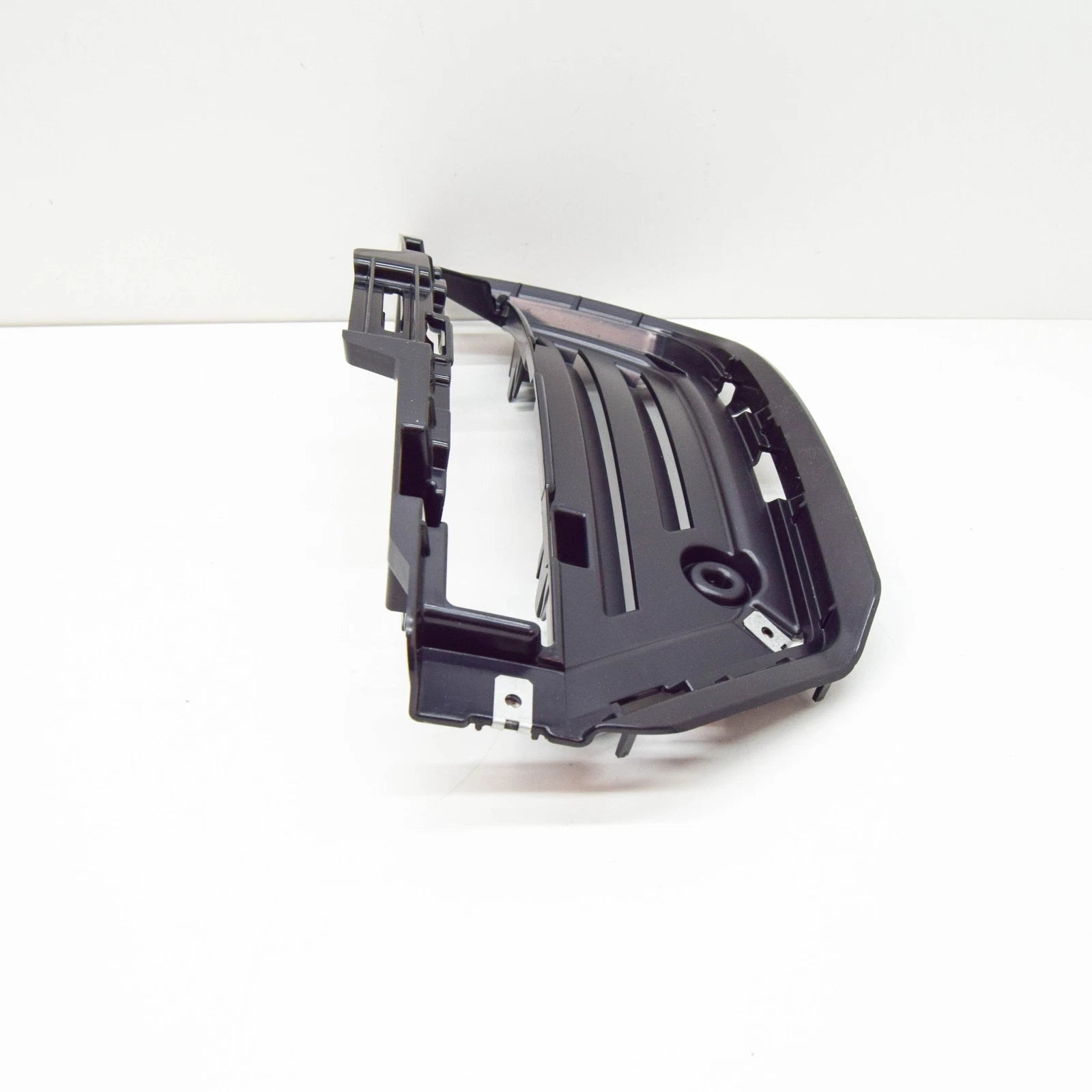 NEW MB C W204 AMG FRONT BUMPER LEFT OUTER GRILLE BRACKET A2048850824 ORIGINAL