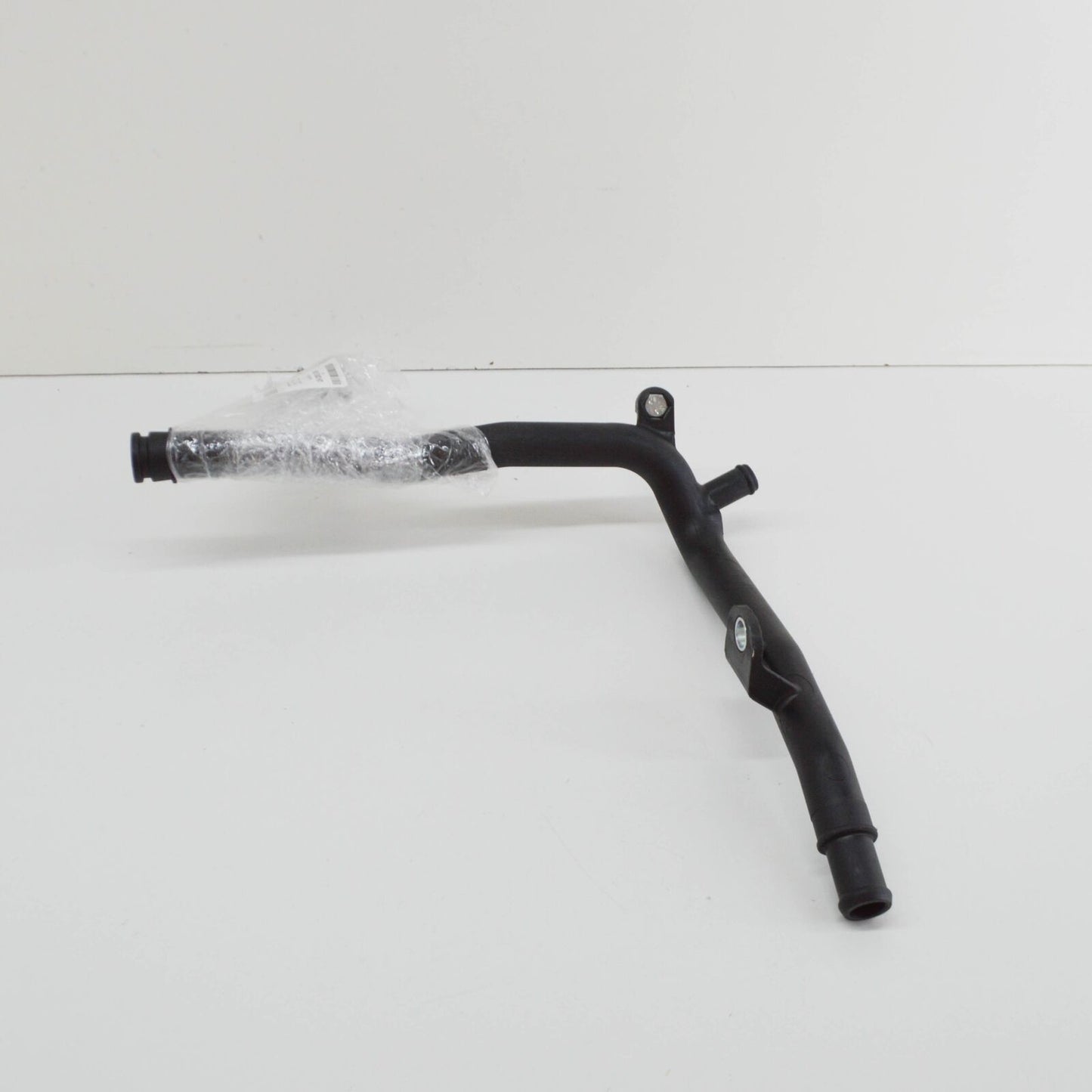 NEW AUDI A3 8P ENGINE COOLANT HOSE 06A121065DP ORIGINAL