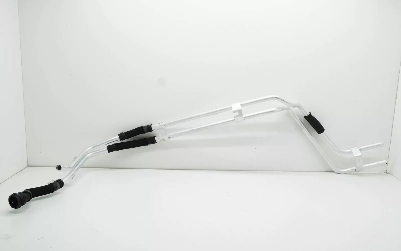 NEW BMW X7 G07 UNDERFLOOR COOLANT PIPE 64216821662 6821662 ORIGINAL