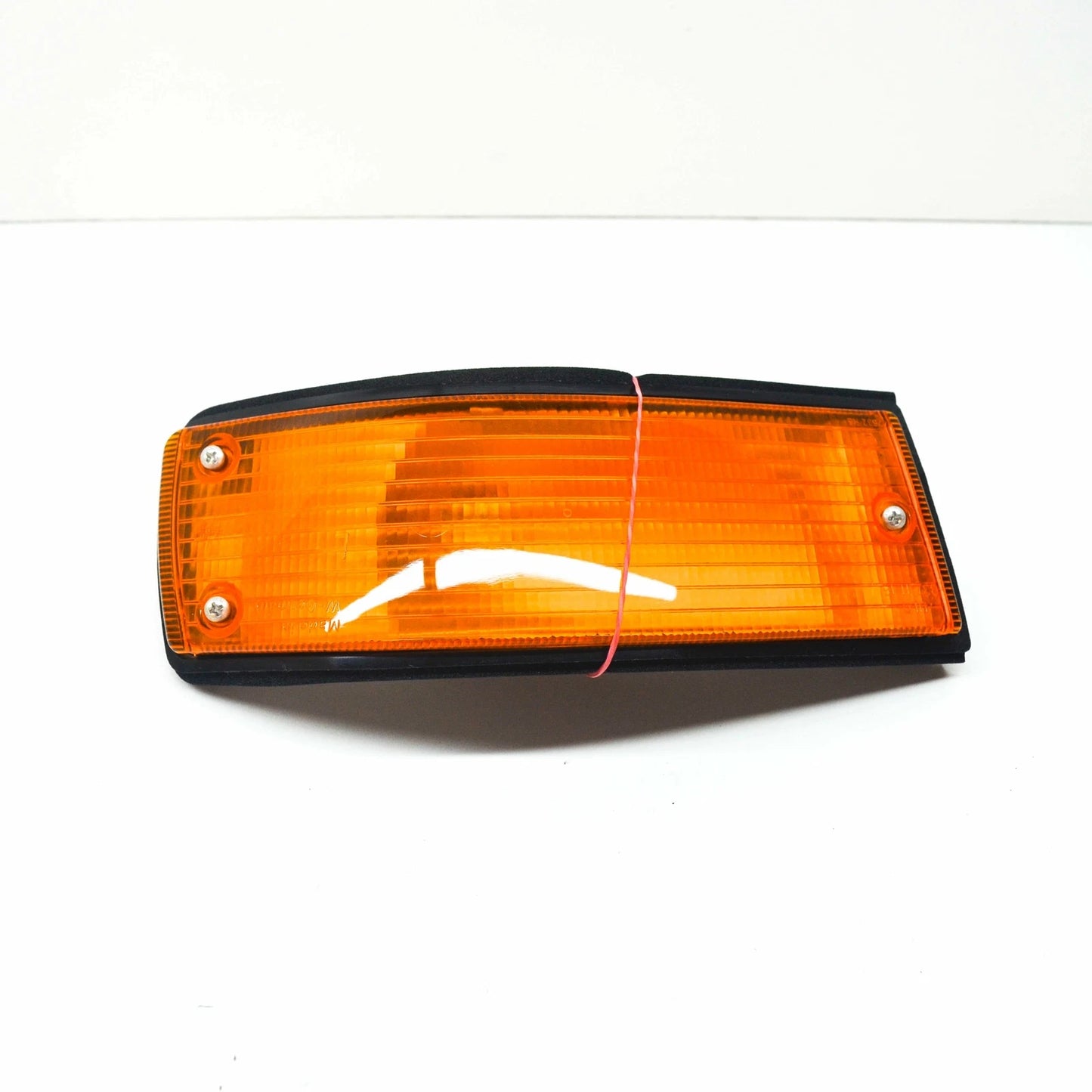 NEW BMW 5 E28 FRONT LEFT TURN CORNER LIGHT INDICATOR 1373297 63131373297