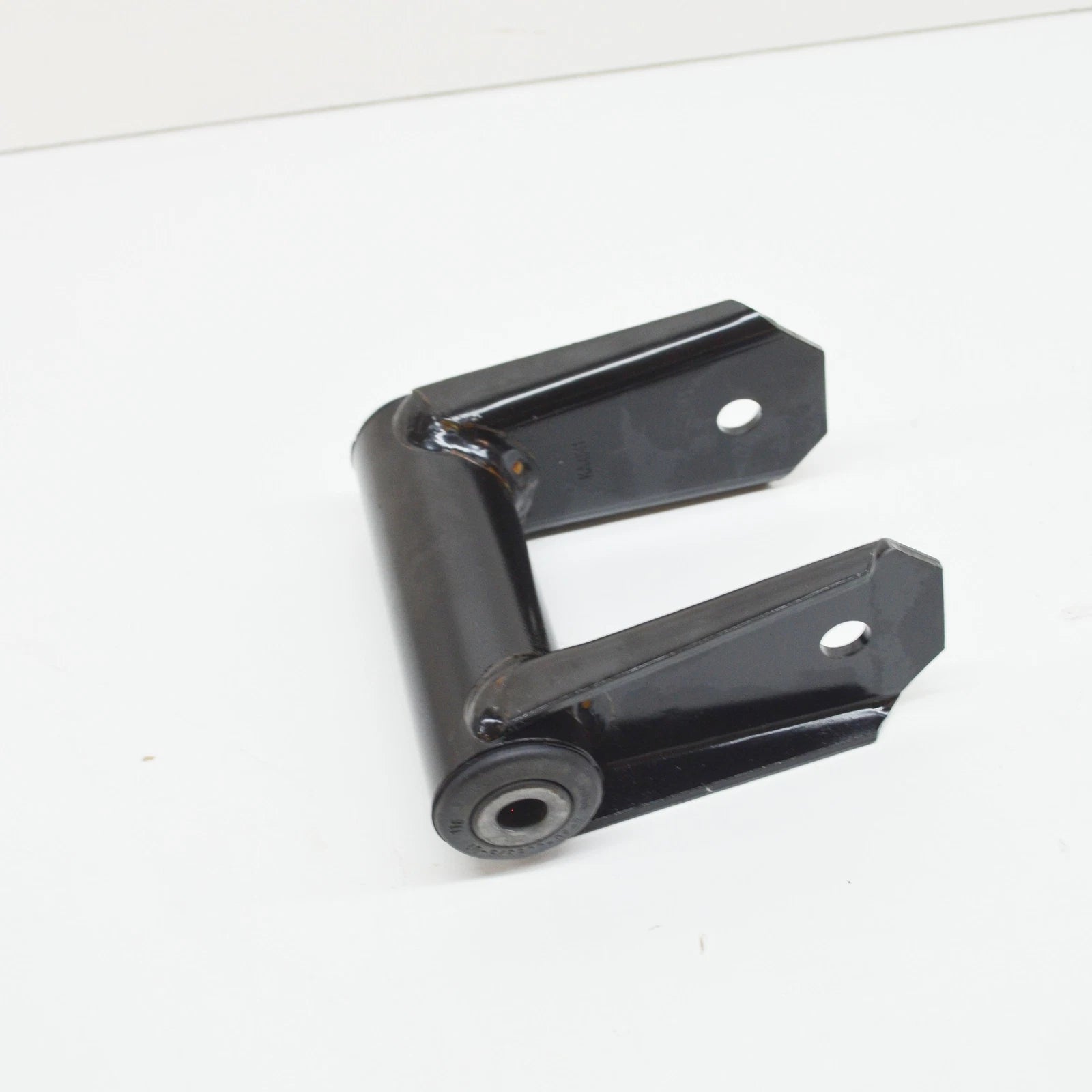 NEW MB SPRINTER W903 REAR SPRING TO SPRING BRACKET SHACKLE A9013200063