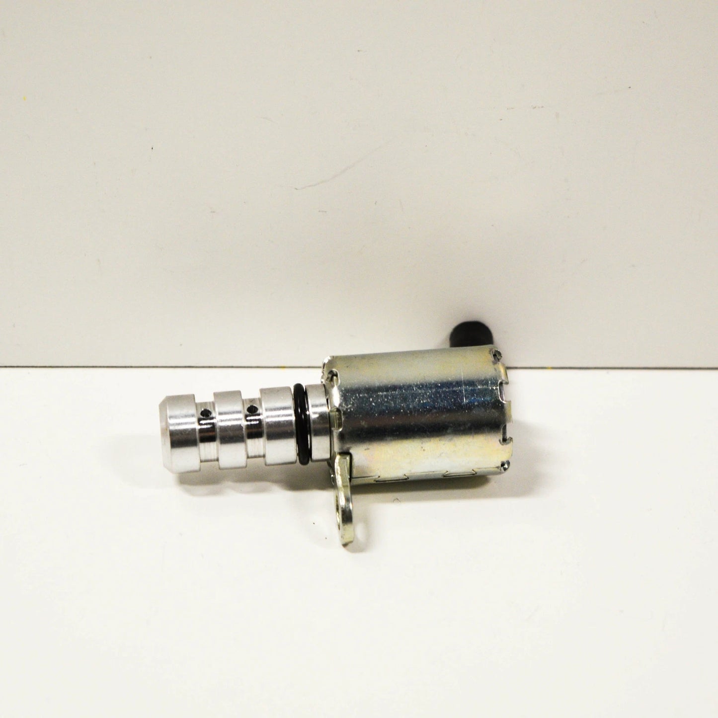 NEW AUDI A4 B8 OIL PRESSURE CONTROL VALVE 06K115243L