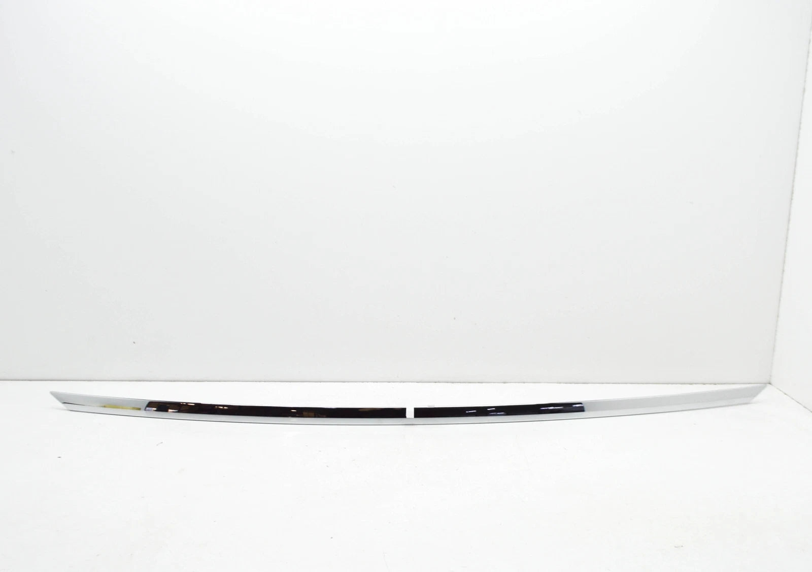NEW BMW 7 F01, F02 REAR BUMPER CHROME STRIP MOULDING 51127301239 7301239