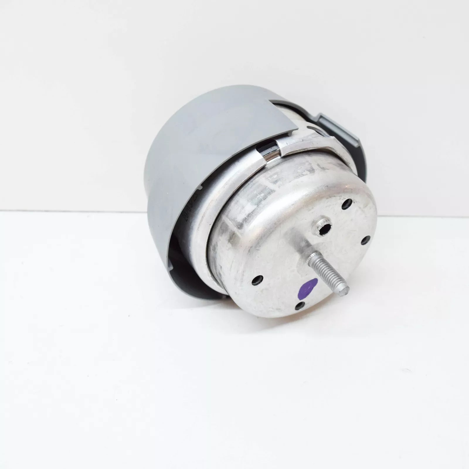 NEW AUDI A4 B7 RIGHT ENGINE MOUNT 8E0199382AG 2.0 TDI 120KW ORIGINAL