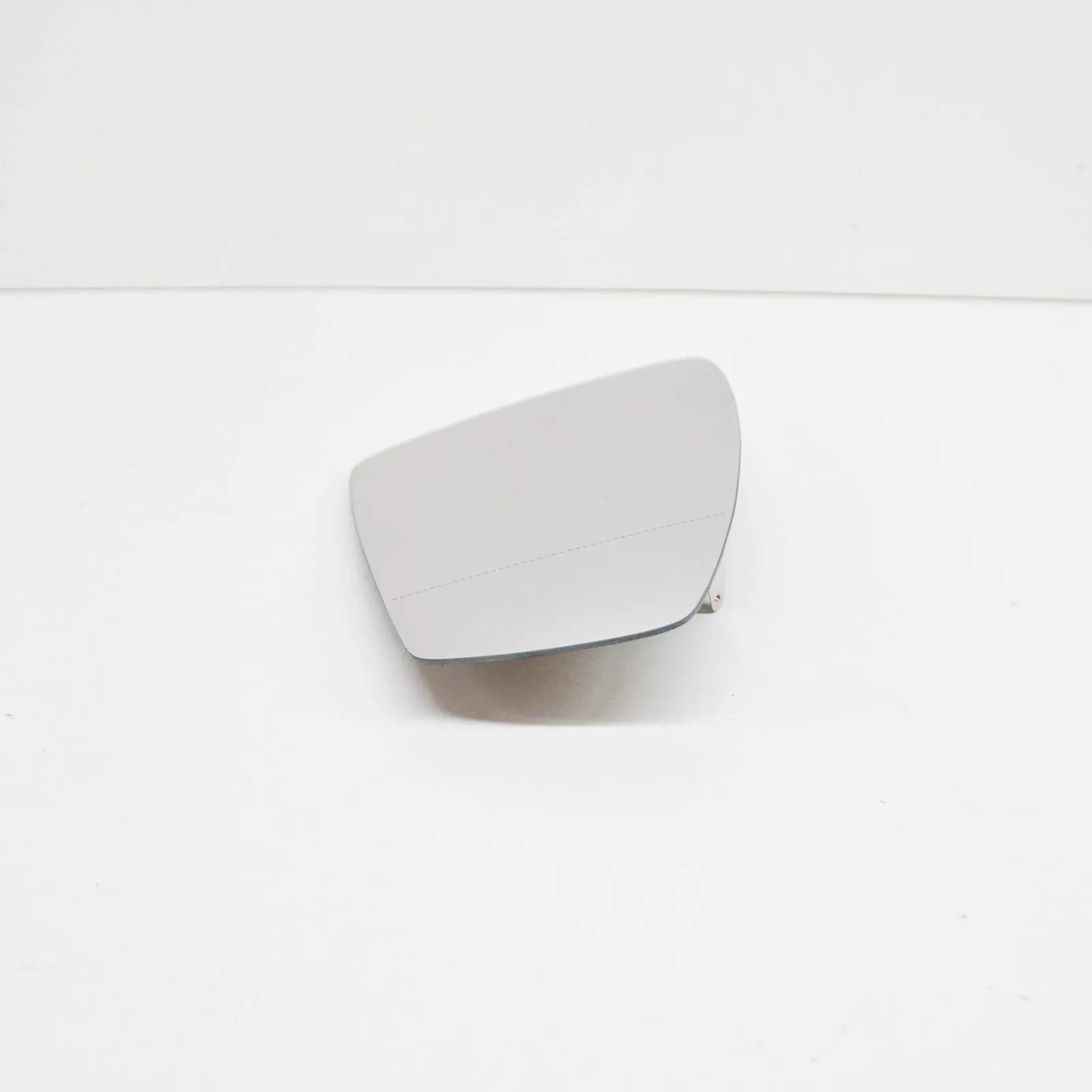 NEW VOLKSWAGEN TIGUAN AD FRONT RIGHT DOOR MIRROR GLASS RHD 5NA857522A