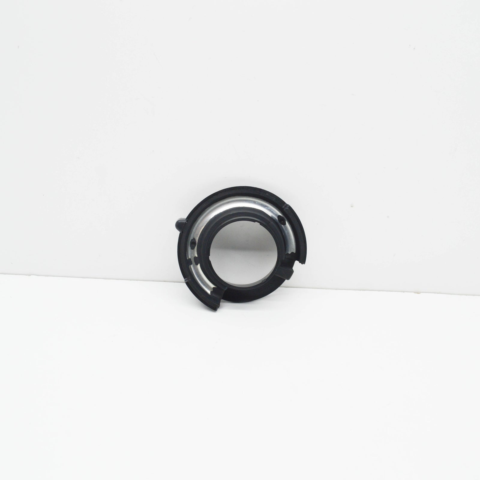 NEW MERCEDES-BENZ C W205 REAR COIL SPRING BOTTOM SHIM A2053240184 ORIGINAL