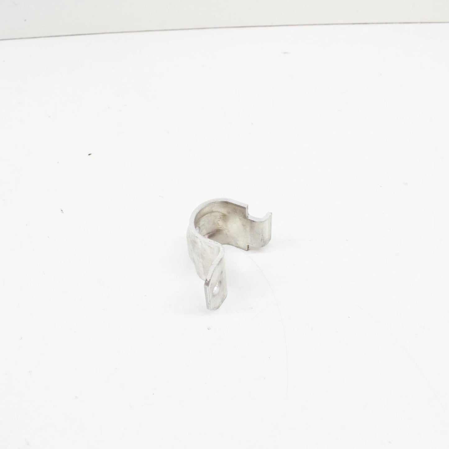 NEW BMW 5 E39 REAR SWAY BAR BRACKET 33551092074 1092074 ORIGINAL