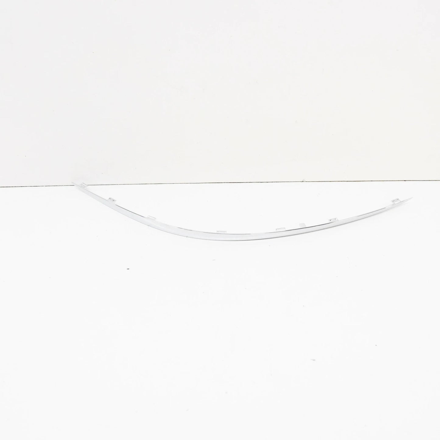 NEW MB E S211 FRONT BUMPER LEFT LOWER MOULDING A2118852321