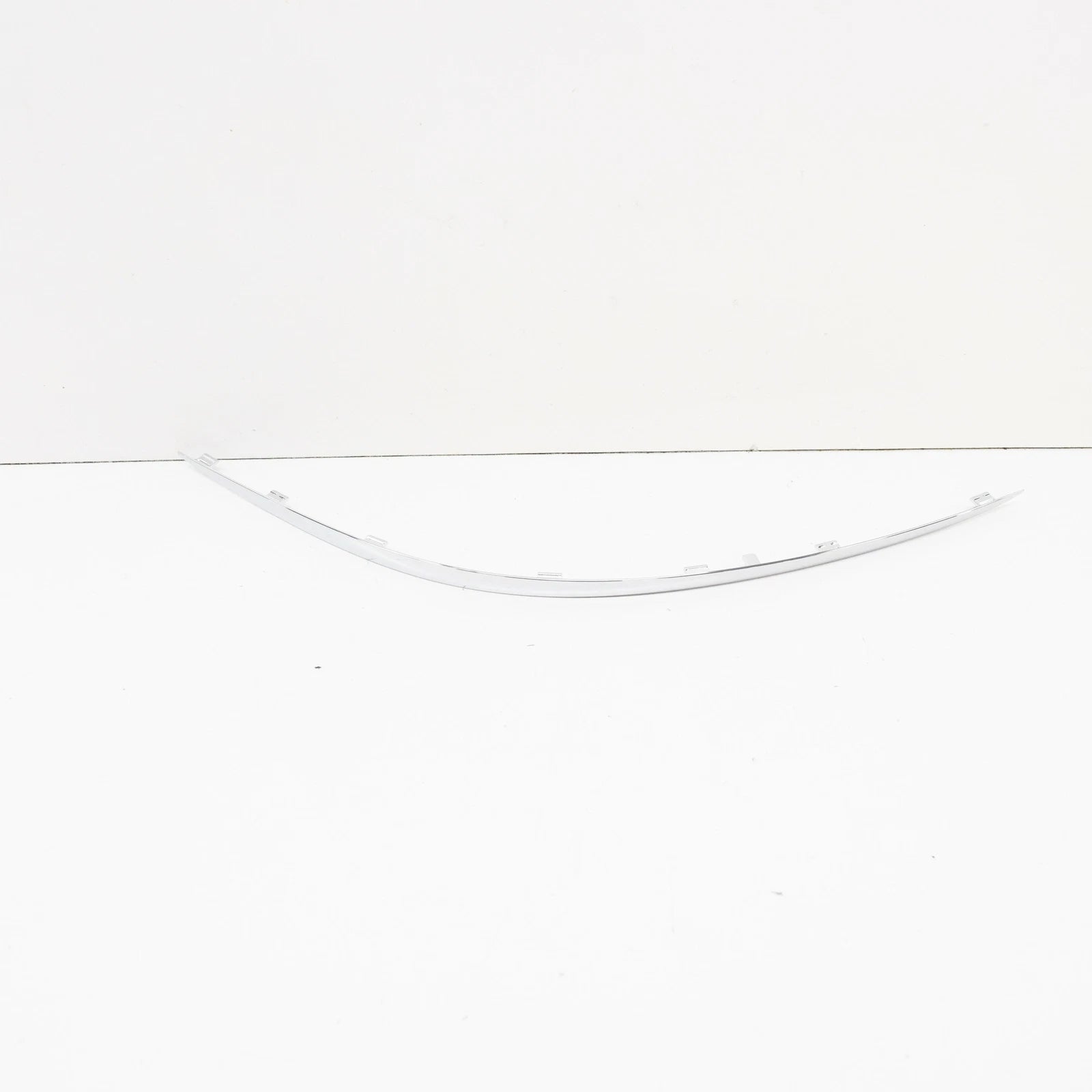 NEW MB E S211 FRONT BUMPER LEFT LOWER MOULDING A2118852321