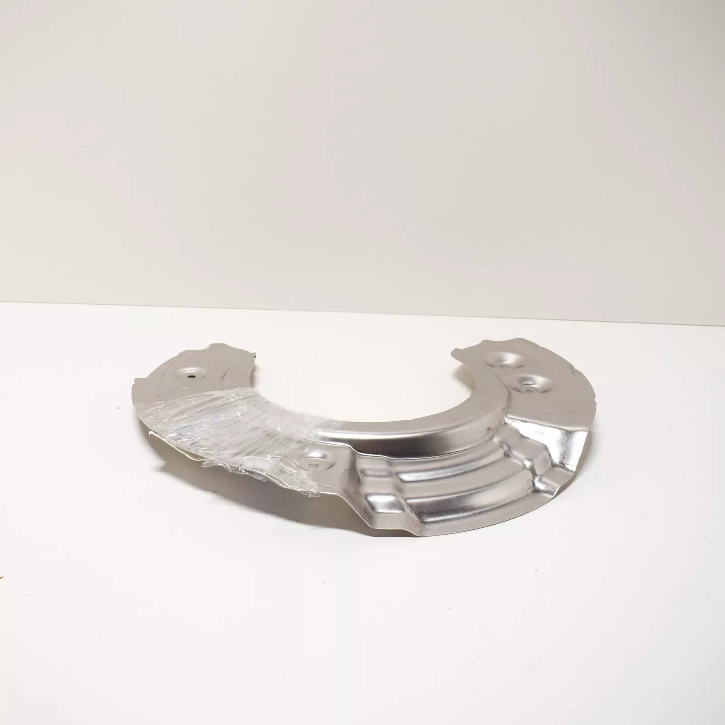 NEW BMW 5 F10 FRONT RIGHT BRAKE DISC PROTECTION PLATE 34116775266 ORIGINAL