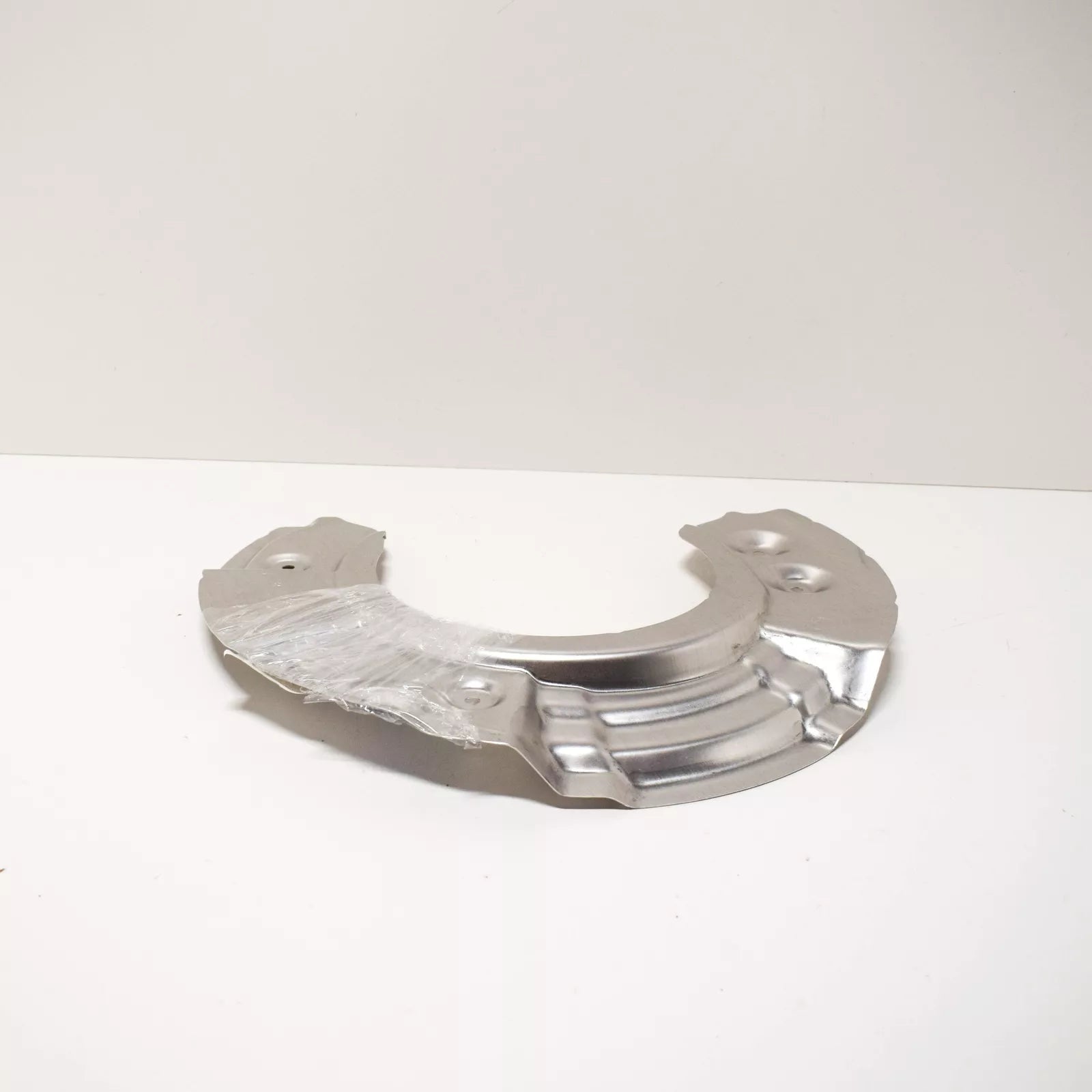 NEW BMW 5 F10 FRONT RIGHT BRAKE DISC PROTECTION PLATE 34116775266 ORIGINAL