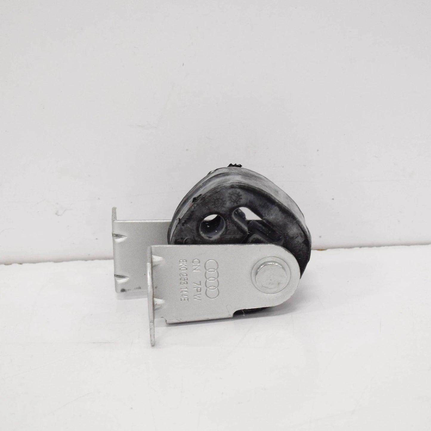 NEW AUDI A4 8K RIGHT SIDE EXHAUST HANGER 8K0253144E ORIGINAL