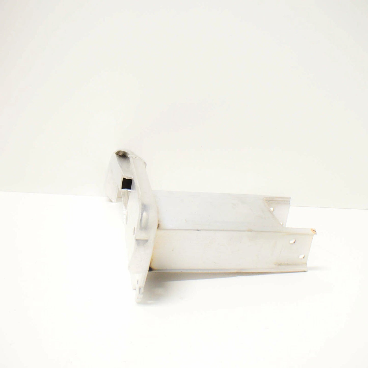 NEW AUDI A6 C7 FRONT BUMPER REINFORCEMENT LEFT BRACKET 4G0807133F