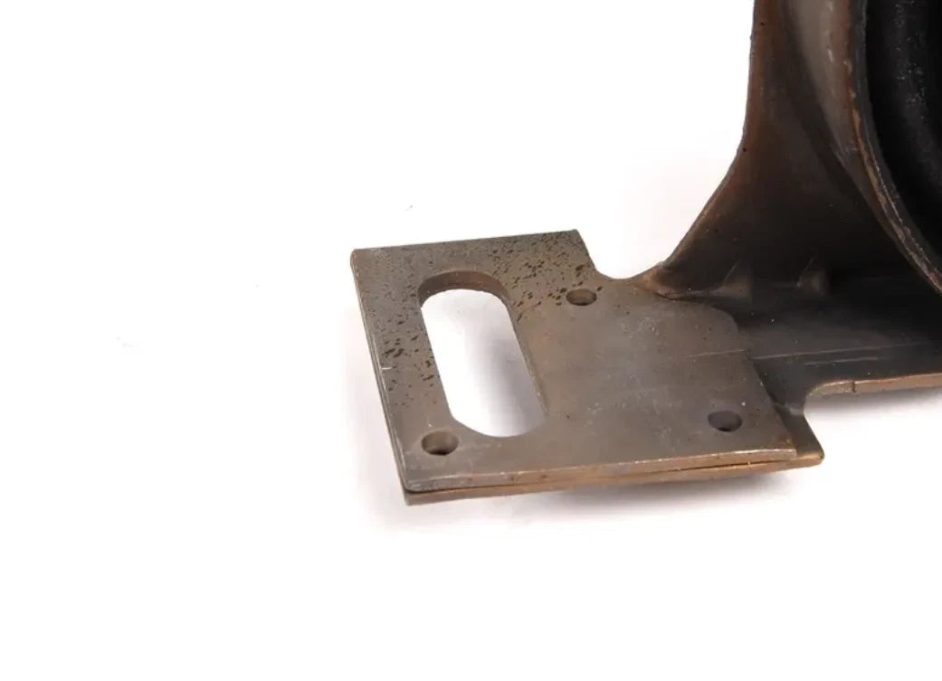 NEW BMW 5 E39 DRIVE SHAFT CENTER CARRIER 1229242 26121229242 ORIGINAL