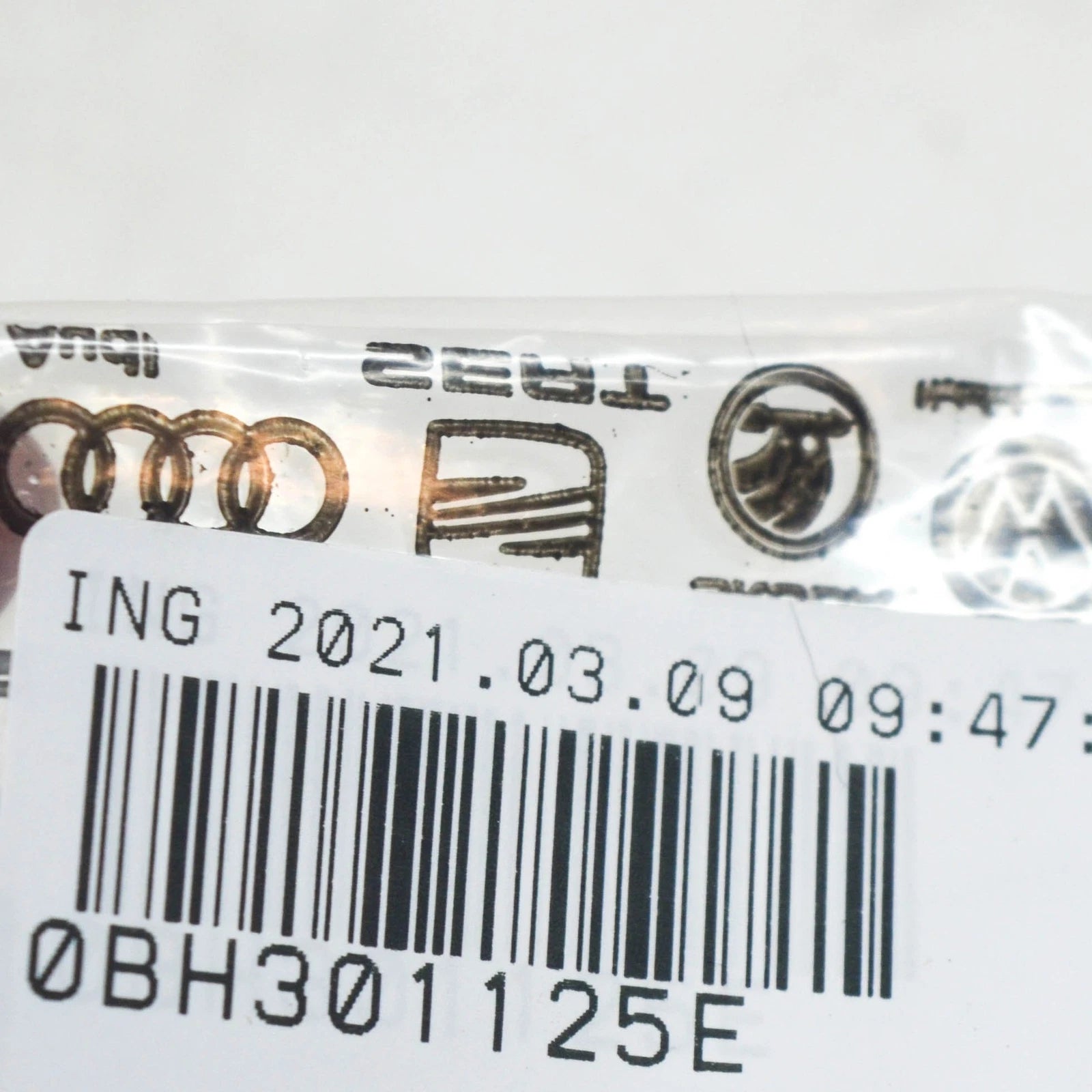 NEW AUDI Q3 F3 AUTOMATIC GEARBOX LID CAP 0BH301125C 0BH301125E ORIGINAL