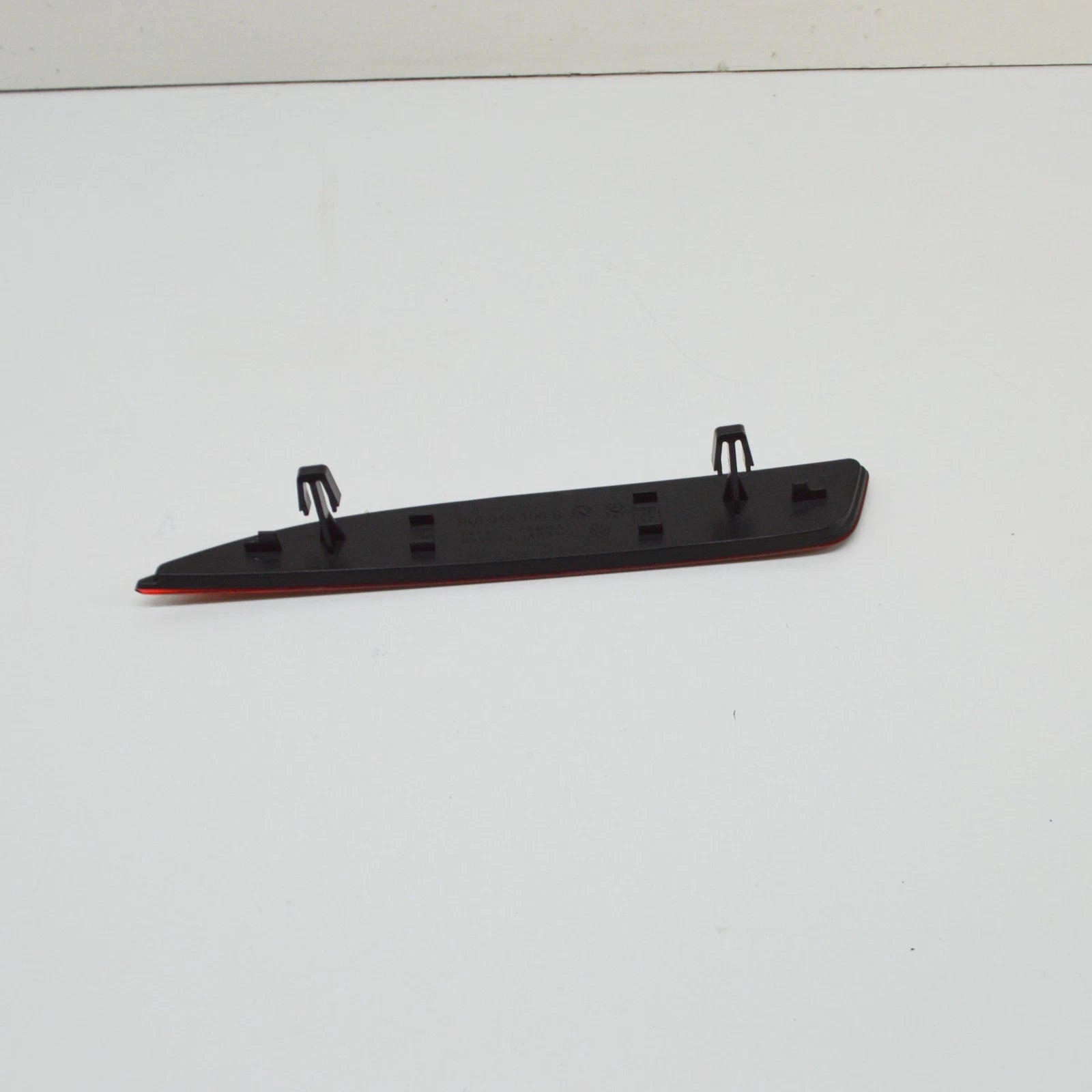 NEW VOLKSWAGEN SCIROCCO REAR BUMPER RIGHT REFLECTOR 1K8945106B 2011